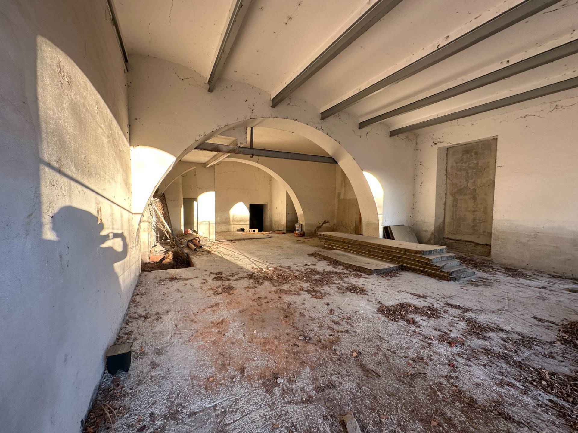 Locale commerciale in vendita a Alzano Lombardo