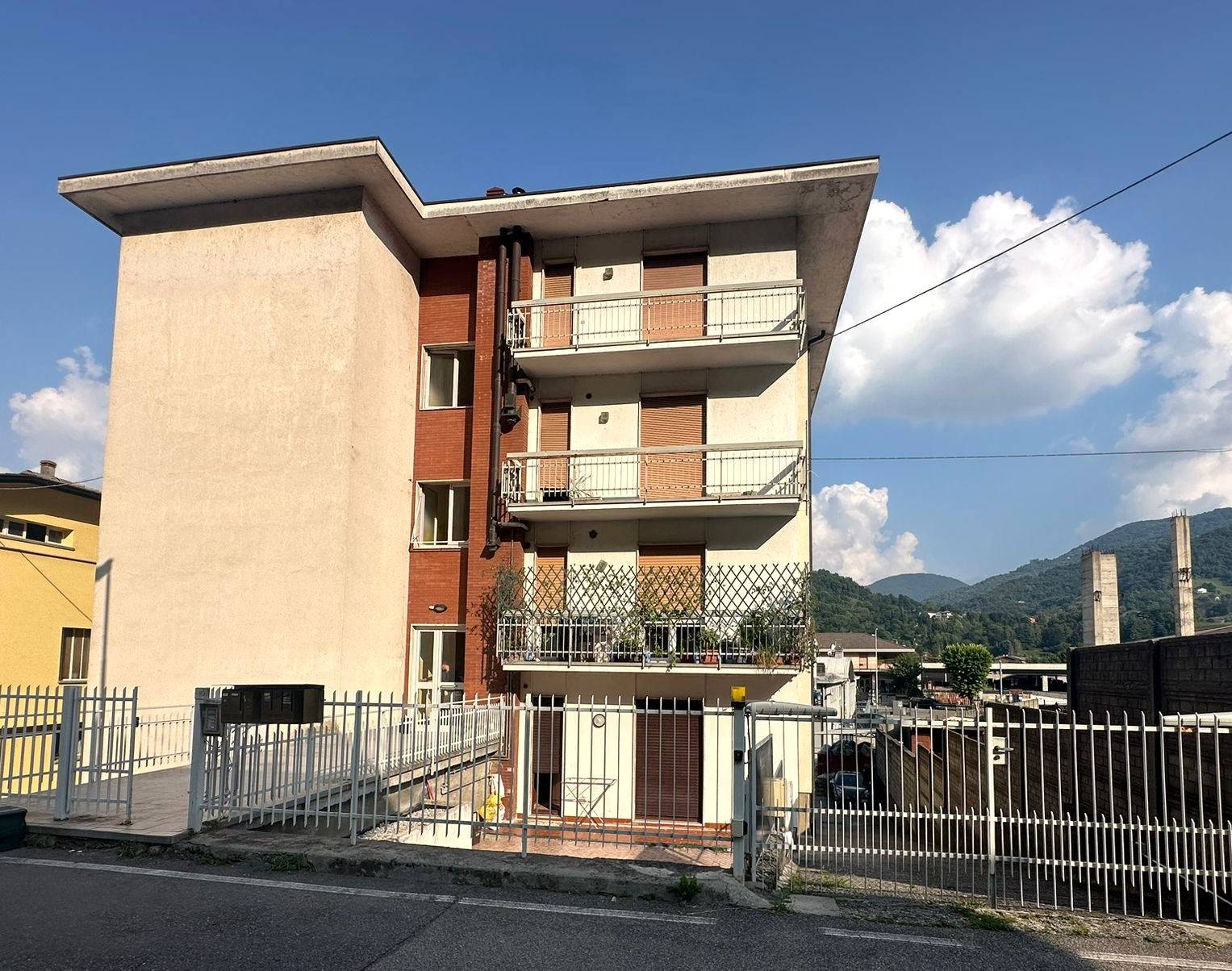 Appartamento in vendita a Gazzaniga