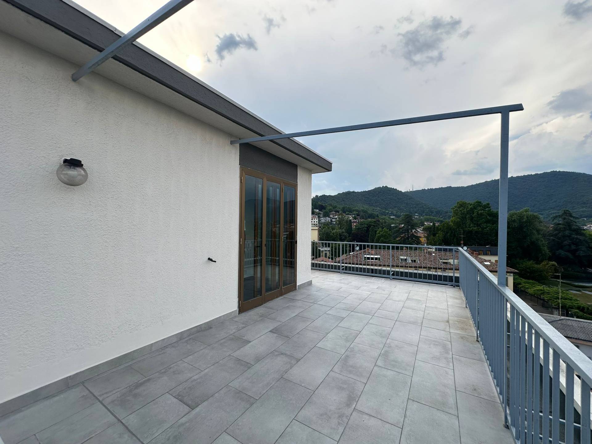 Attico in vendita a Torre Boldone