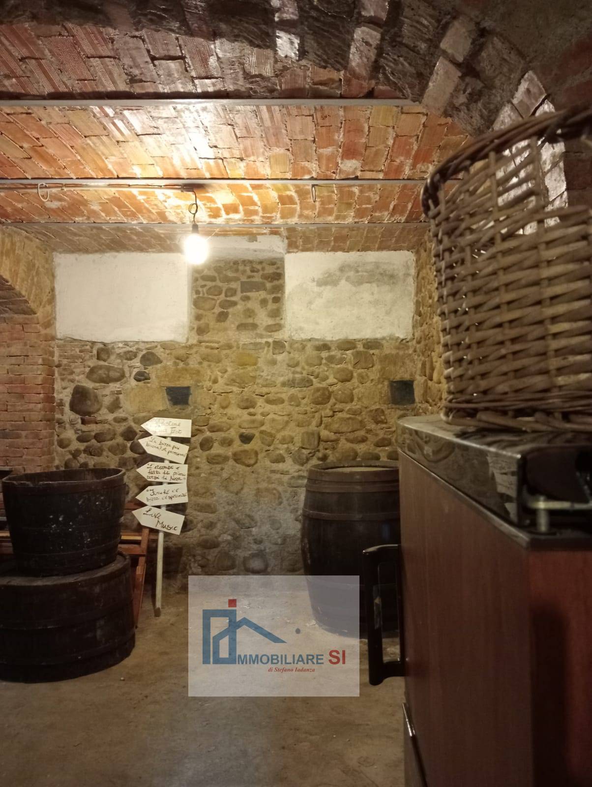 SEMINDIPENDENTE in vendita a Sant'Angelo a Cupolo