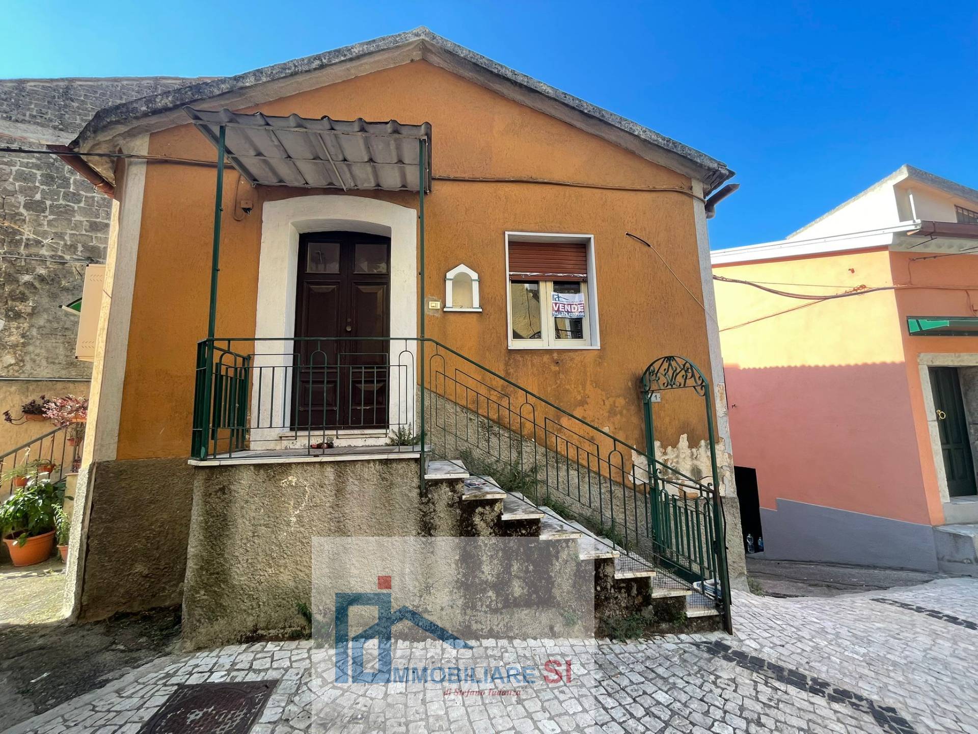 SEMINDIPENDENTE in vendita a Foglianise, Palazzo