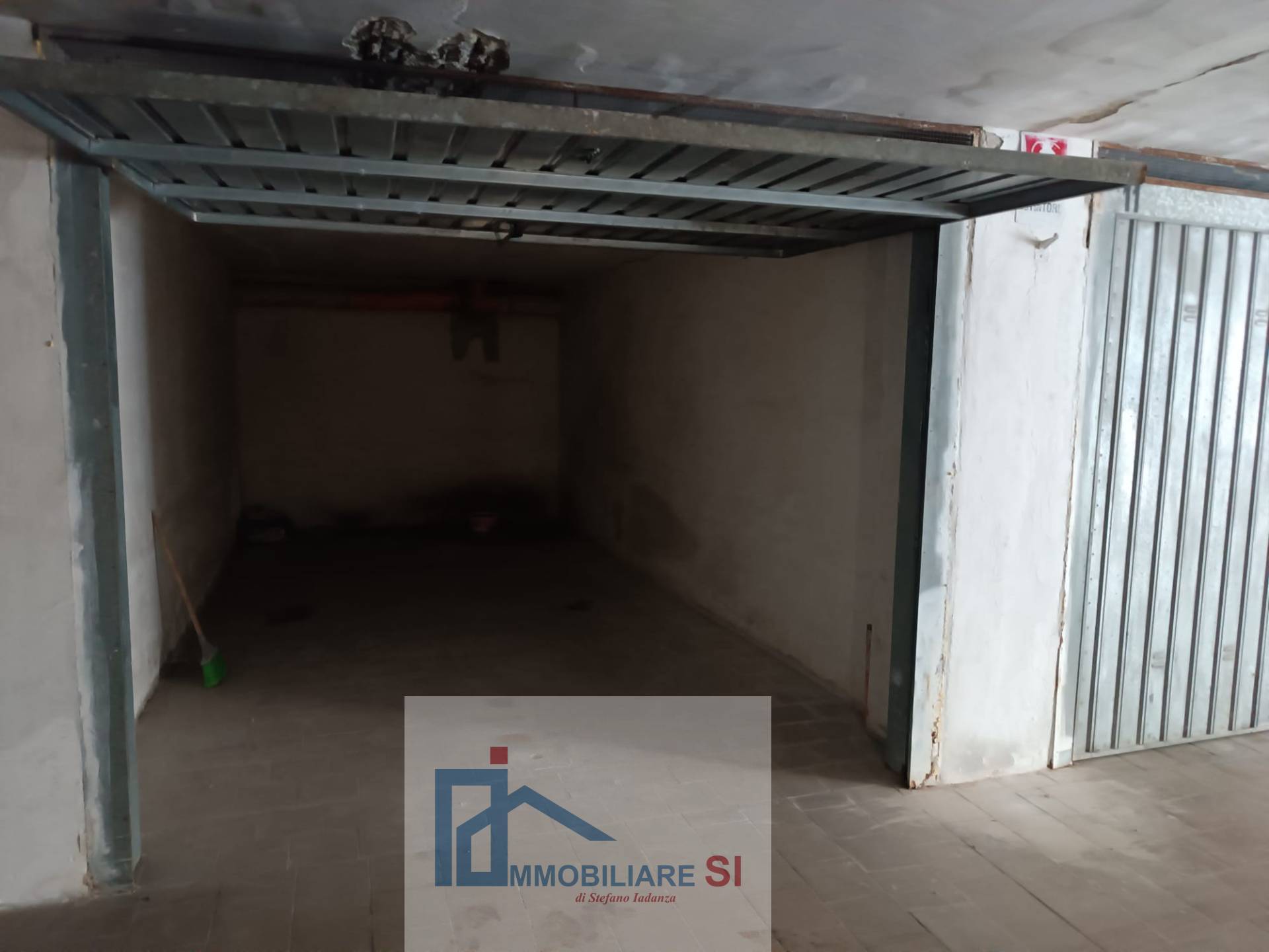 Box o garage in vendita a Benevento, Centro