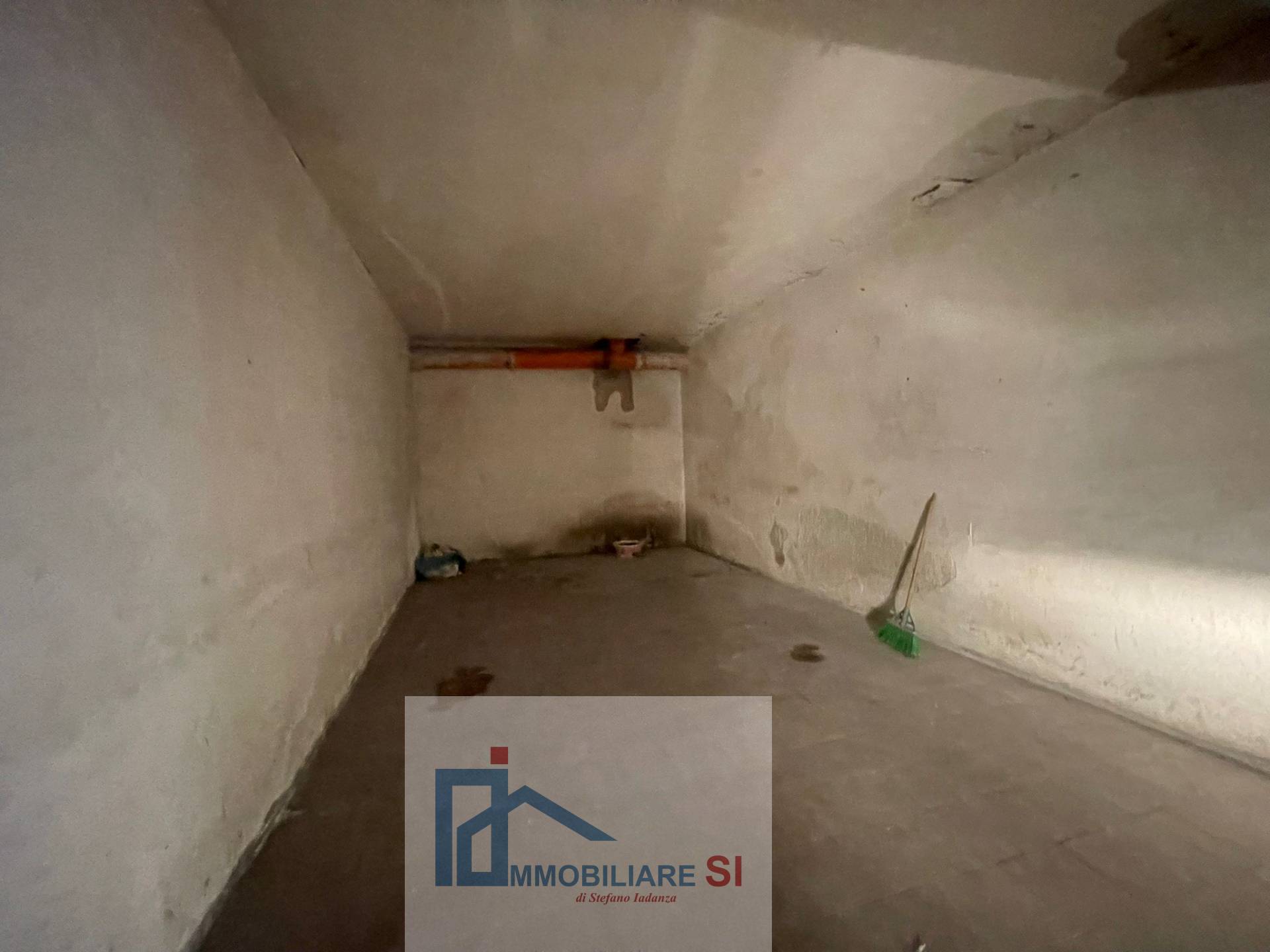 Box o garage in vendita a Benevento, Centro