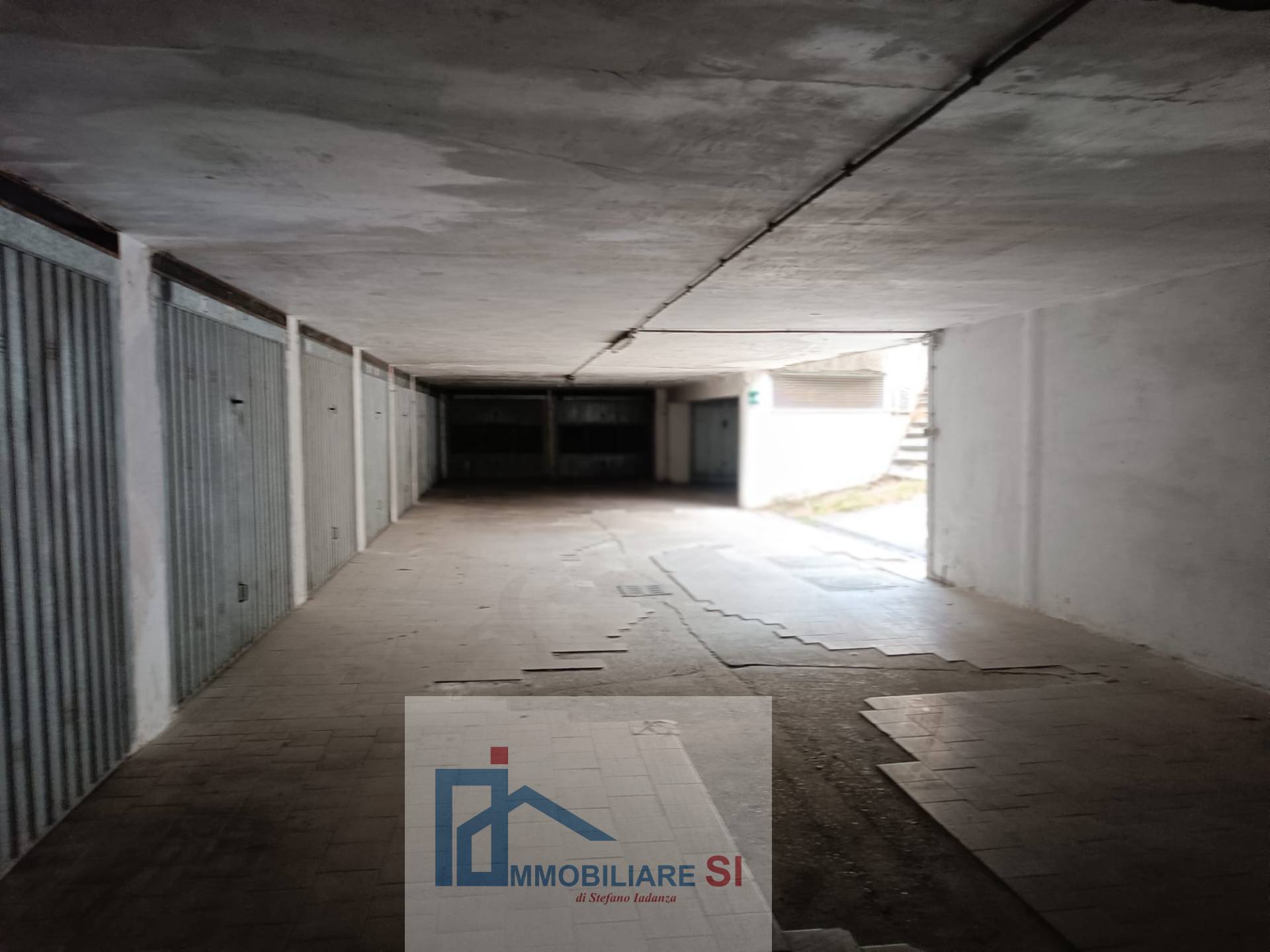 Box o garage in vendita a Benevento, Centro