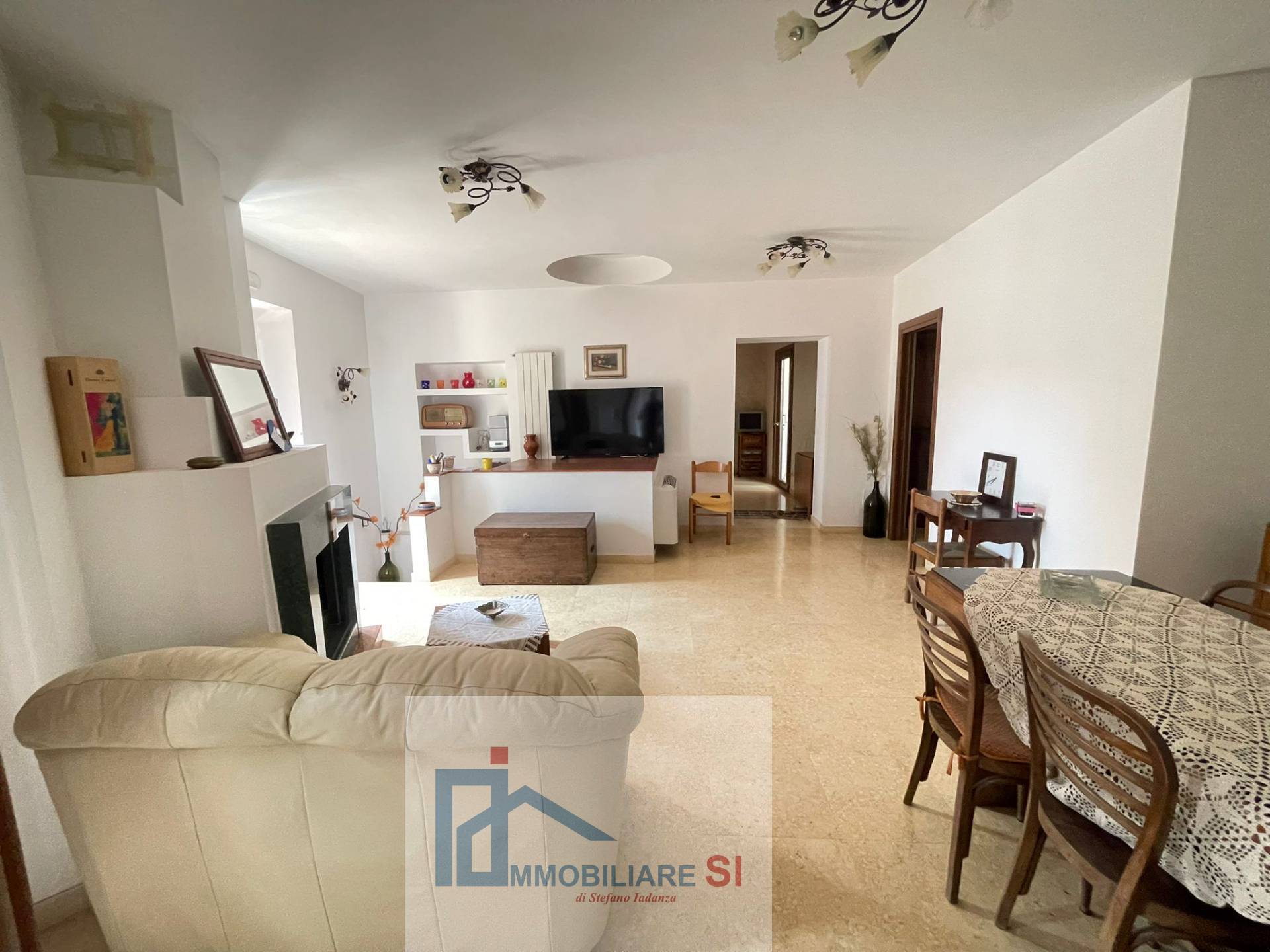 SEMINDIPENDENTE in vendita a Vitulano