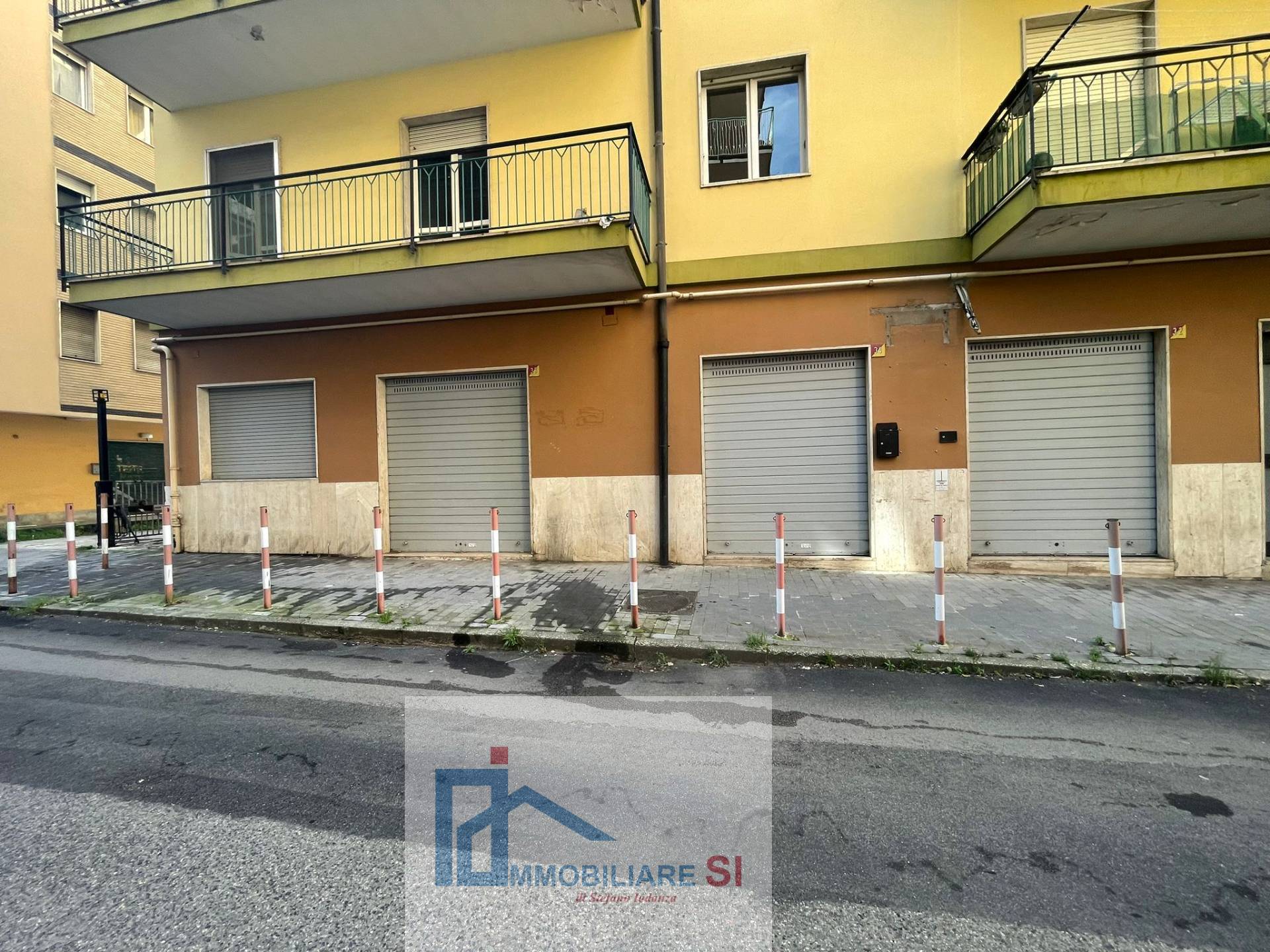 Locale commerciale in vendita a Benevento, Cappuccini