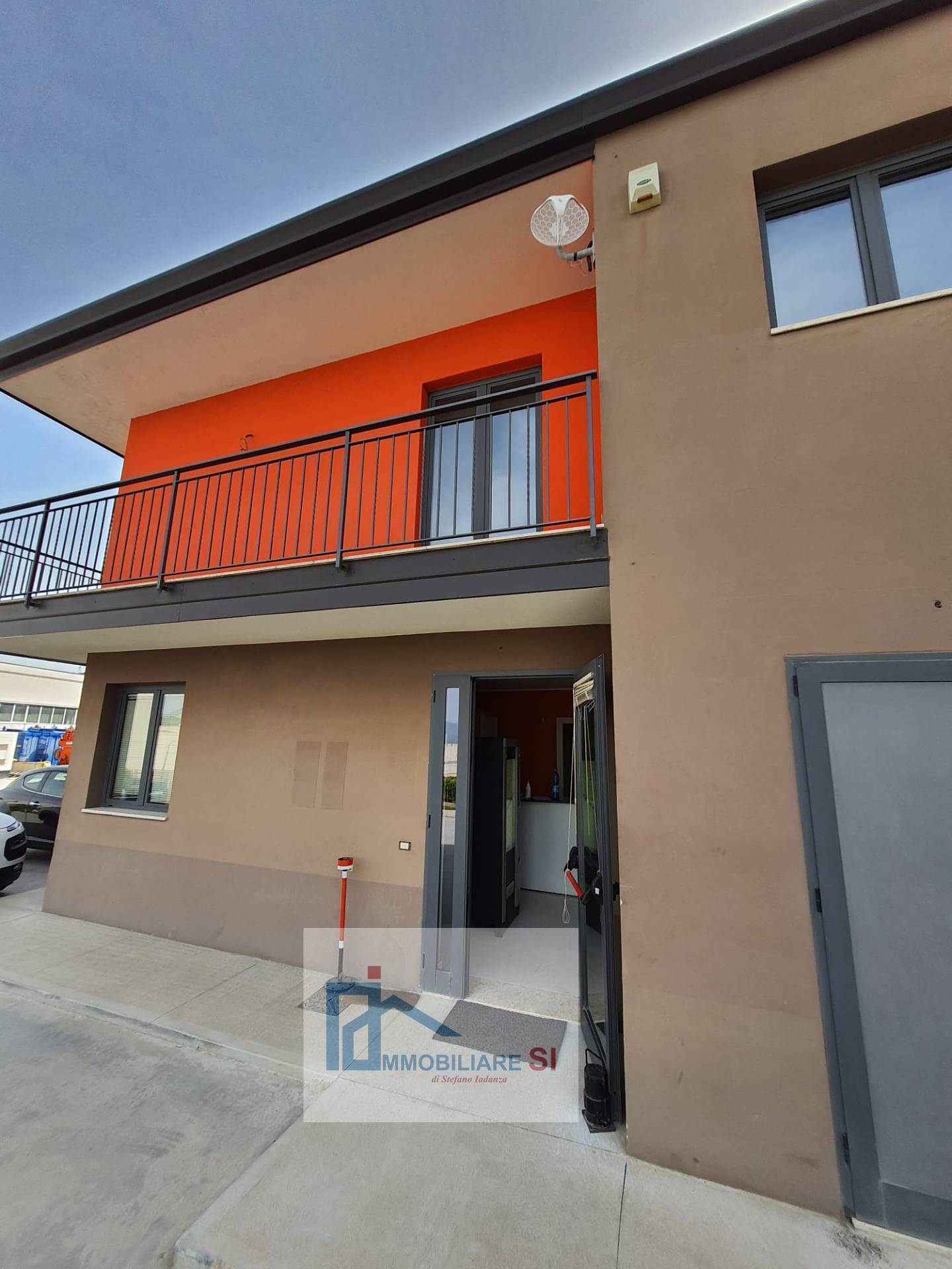 Capannone in vendita a Benevento, Contrade