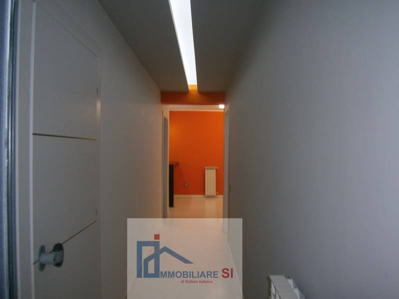 Capannone in vendita a Benevento, Contrade