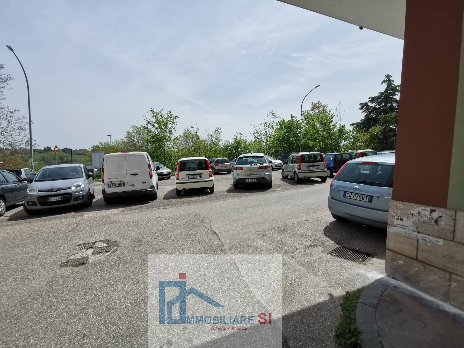 NEGOZIO in vendita a Benevento, Cappuccini