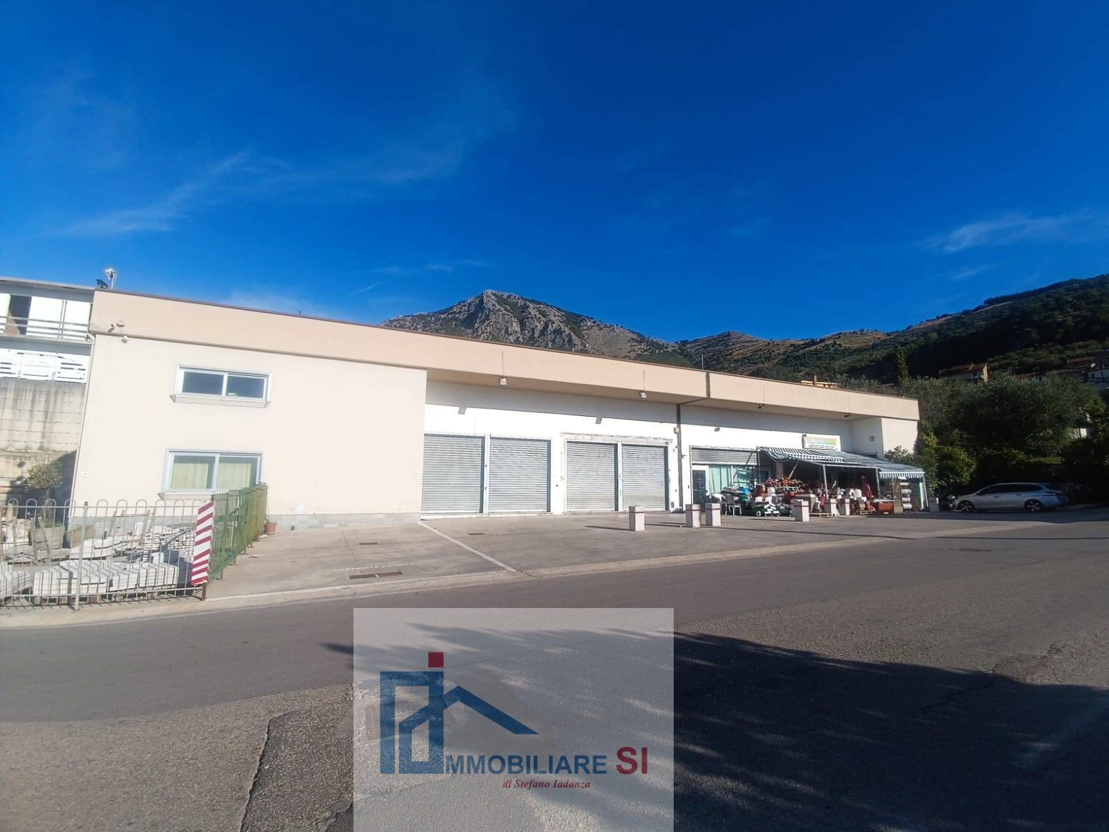 Locale commerciale in affitto a Vitulano