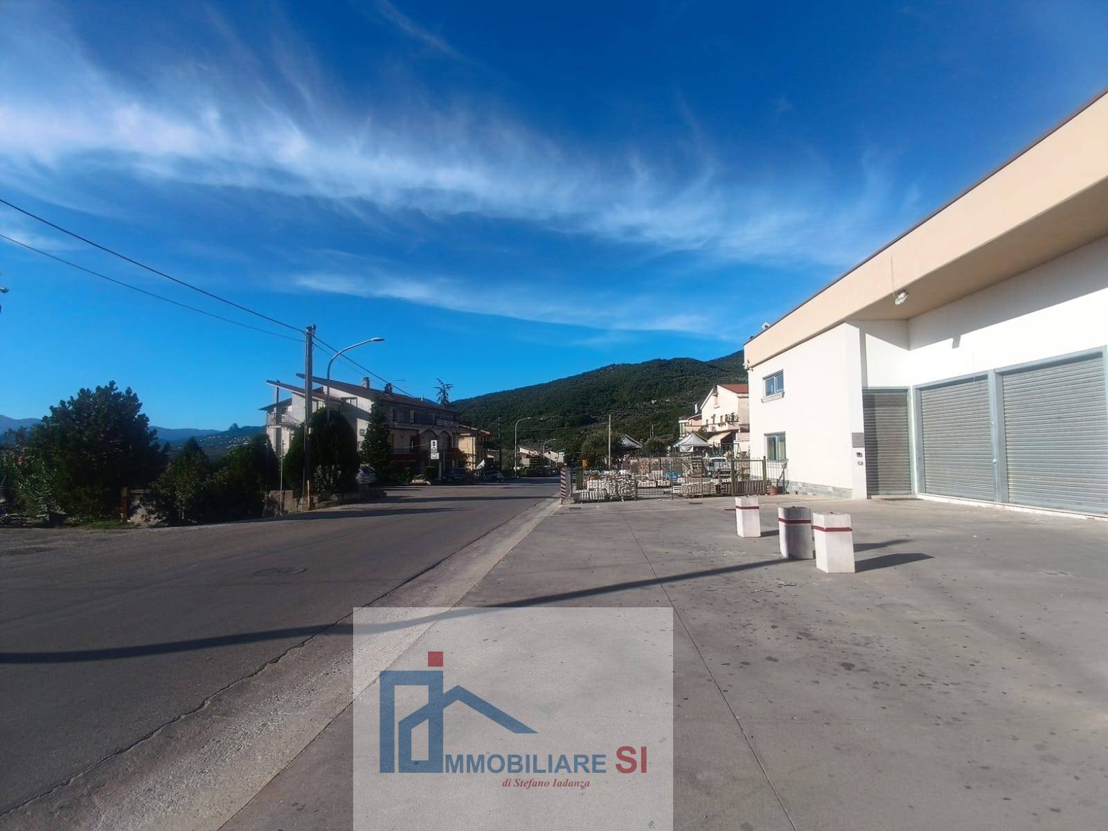 Locale commerciale in affitto a Vitulano