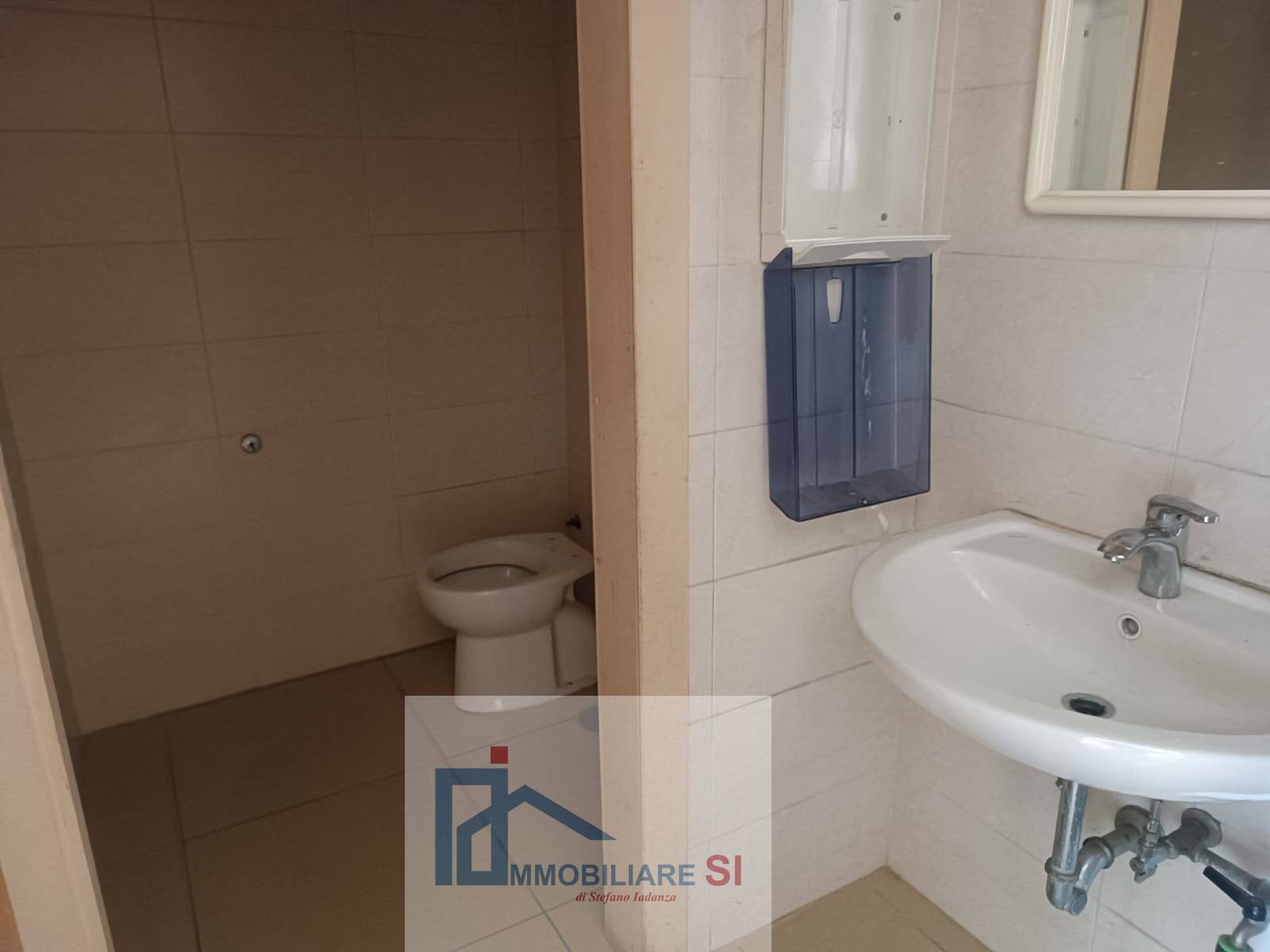 Locale commerciale in affitto a Vitulano