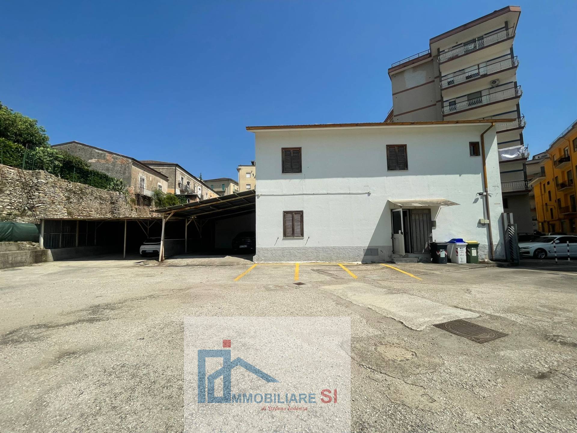 Intero Fabbricato in vendita a Benevento, Centro Storico