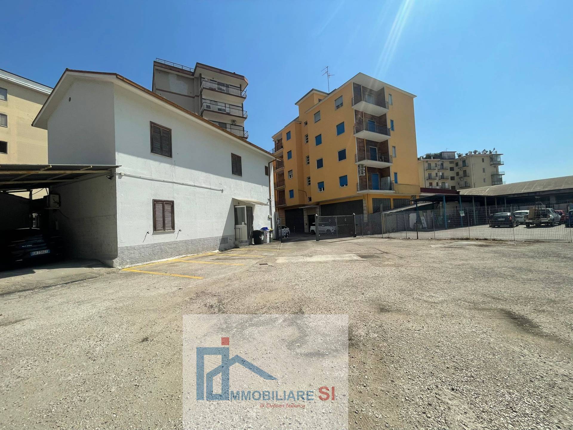 Intero Fabbricato in vendita a Benevento, Centro Storico