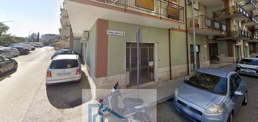 NEGOZIO in vendita a Benevento, Cappuccini