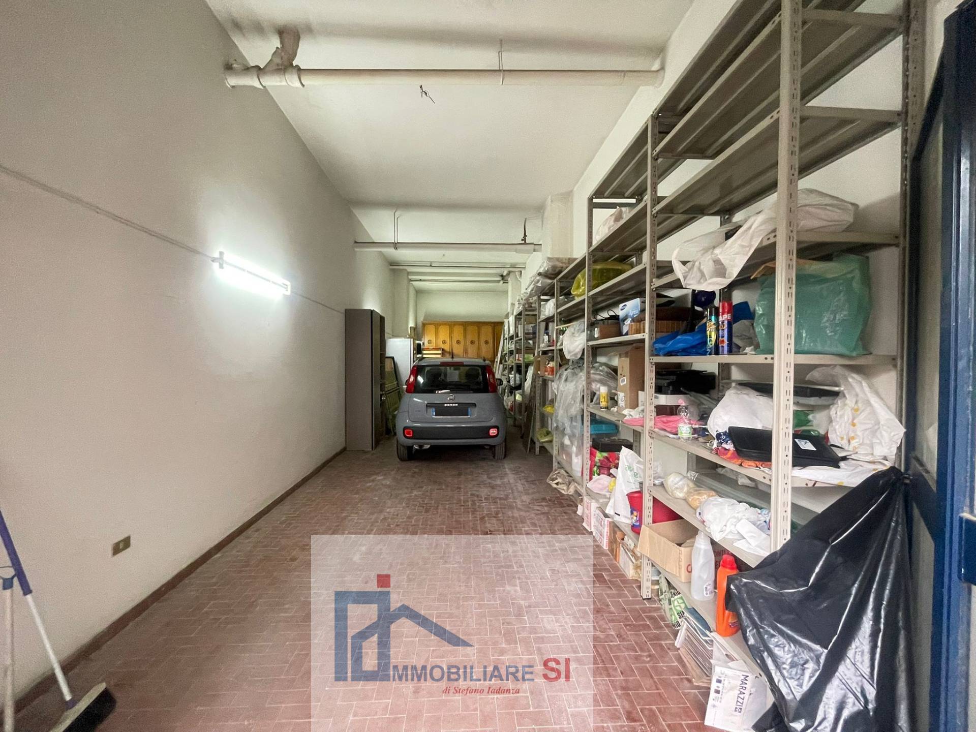 Box o garage in vendita a Benevento, Ferrovia