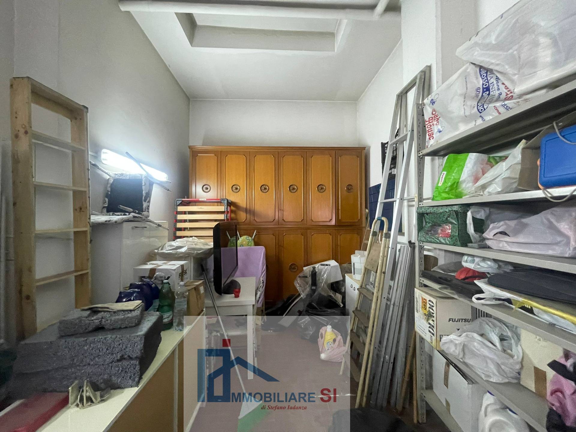 Box o garage in vendita a Benevento, Ferrovia