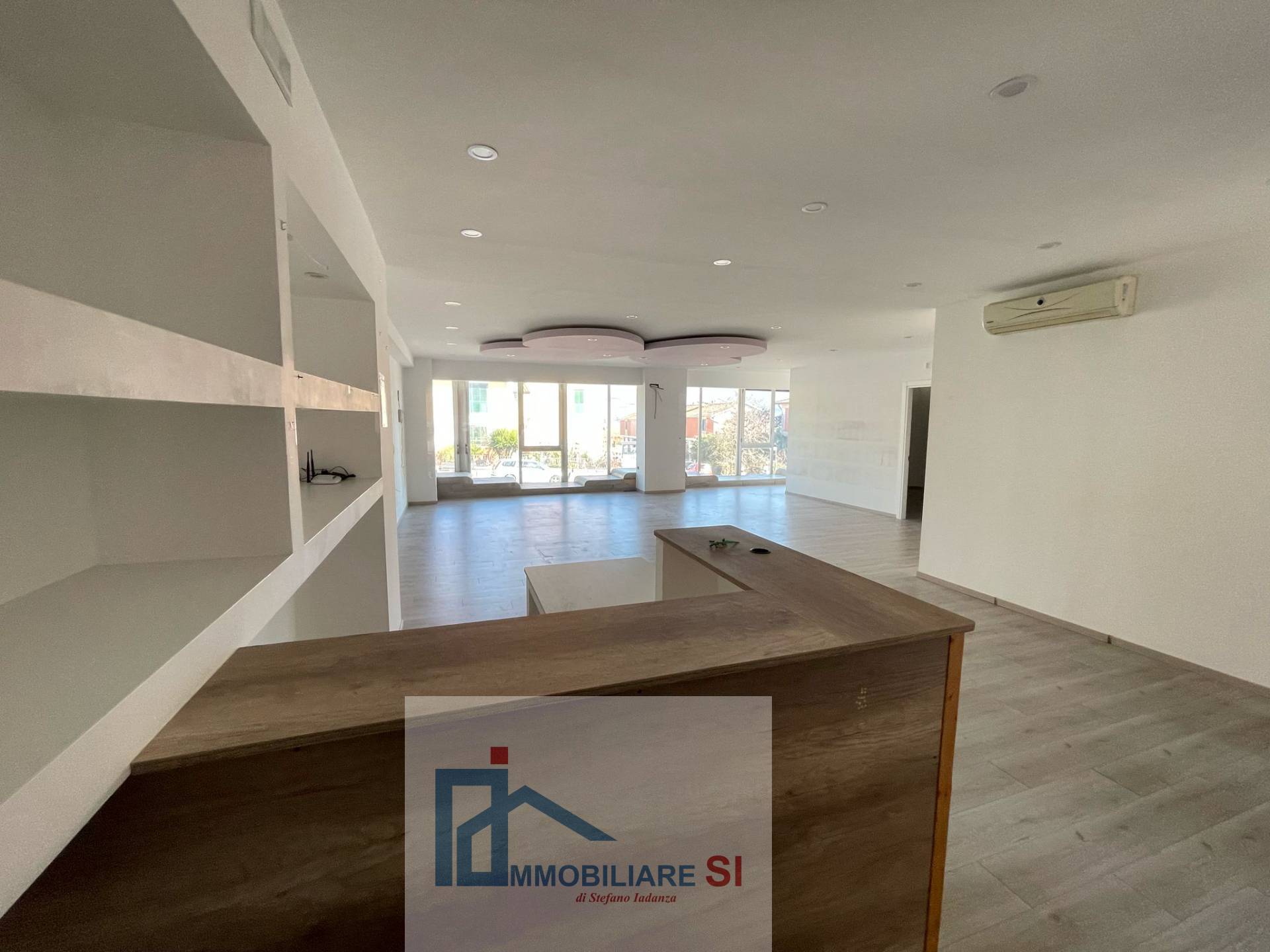 NEGOZIO in affitto a Apice, Apice Nuova