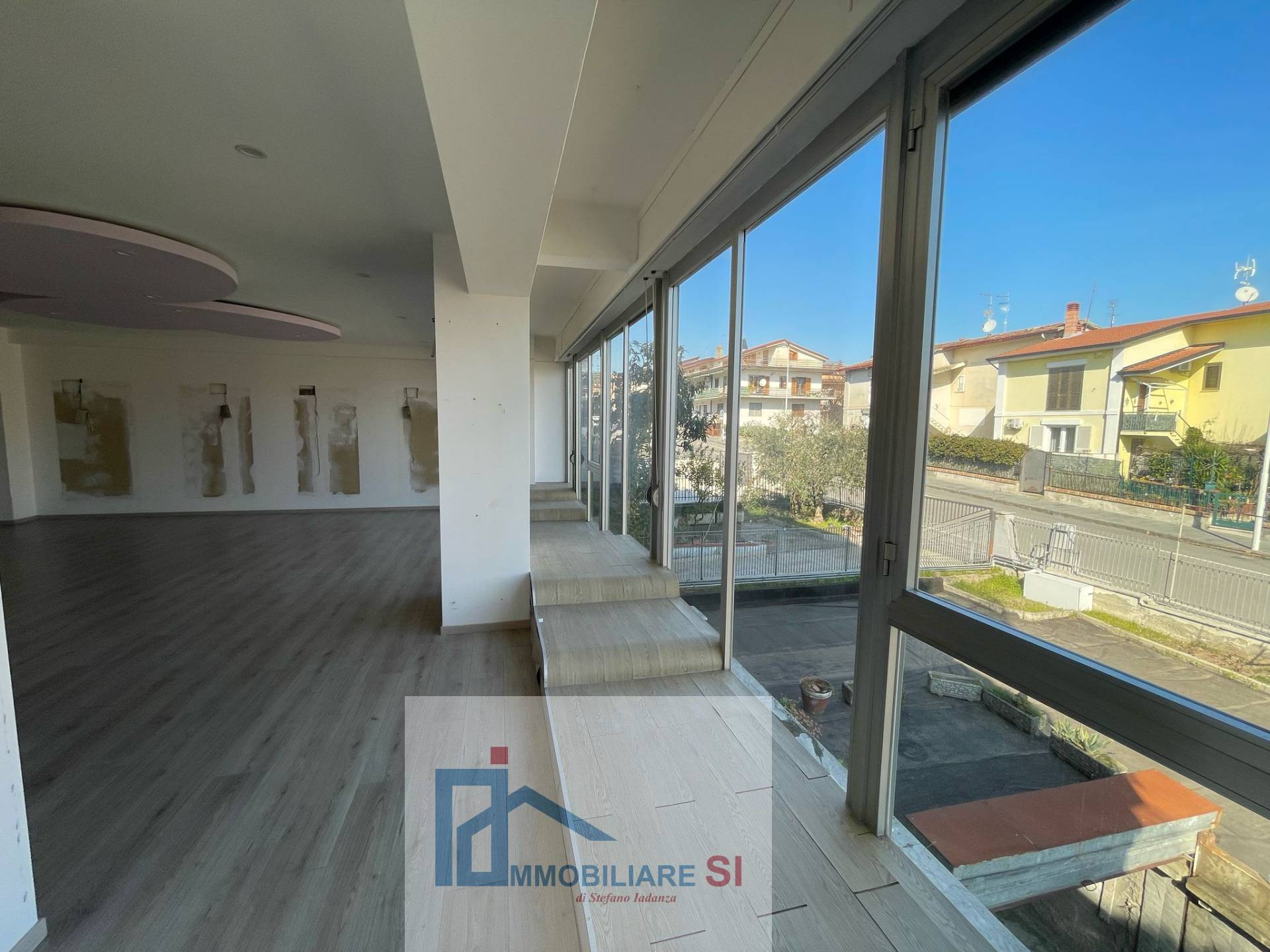 NEGOZIO in affitto a Apice, Apice Nuova