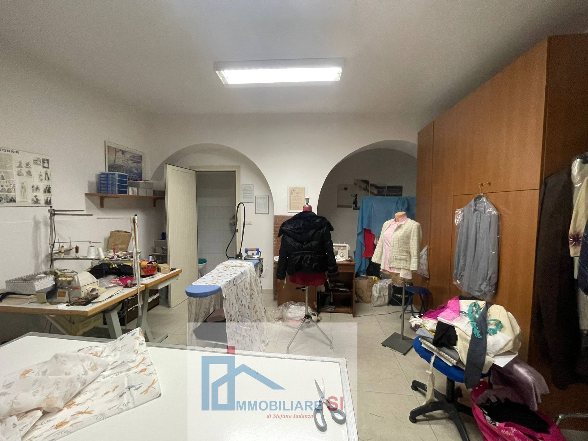 Locale commerciale in vendita a Benevento, Centro Storico