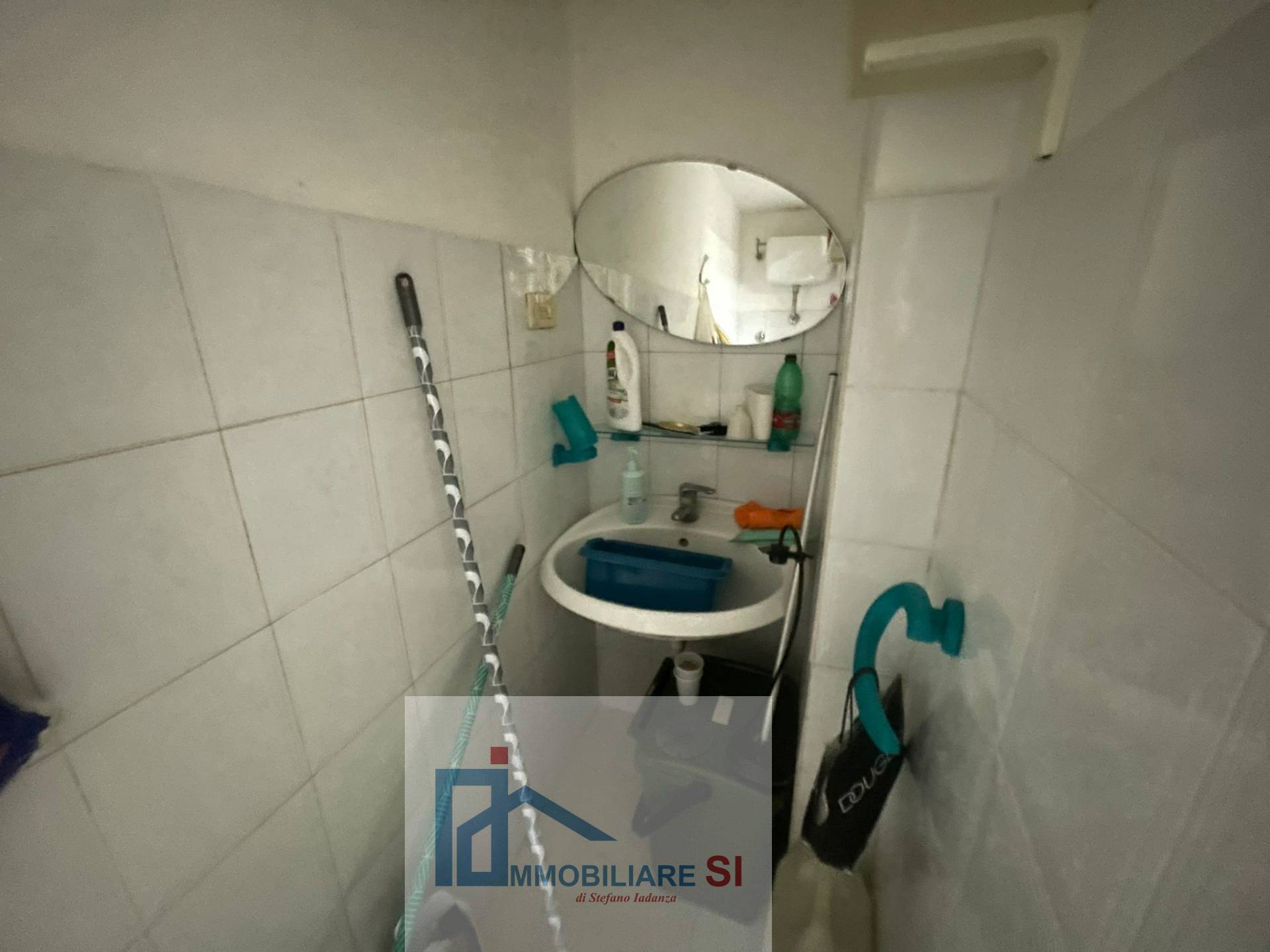 Locale commerciale in vendita a Benevento, Centro Storico