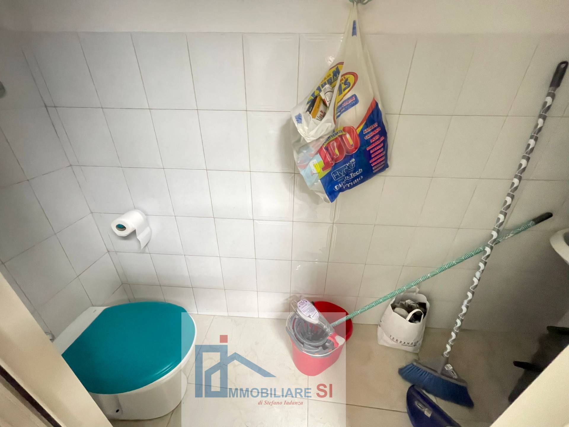 Locale commerciale in vendita a Benevento, Centro Storico