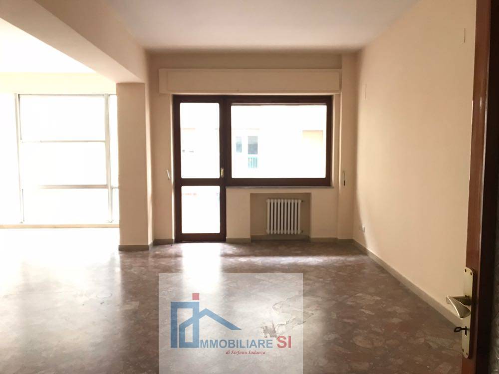 QUADRILOCALE in vendita a Benevento, Centro