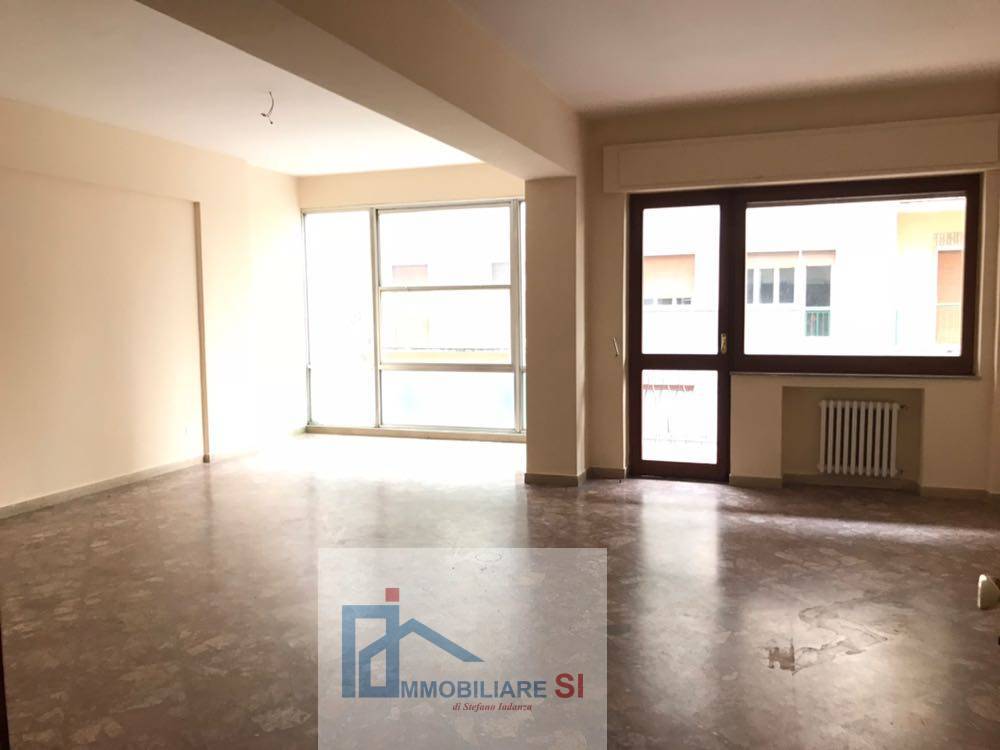 QUADRILOCALE in vendita a Benevento, Centro