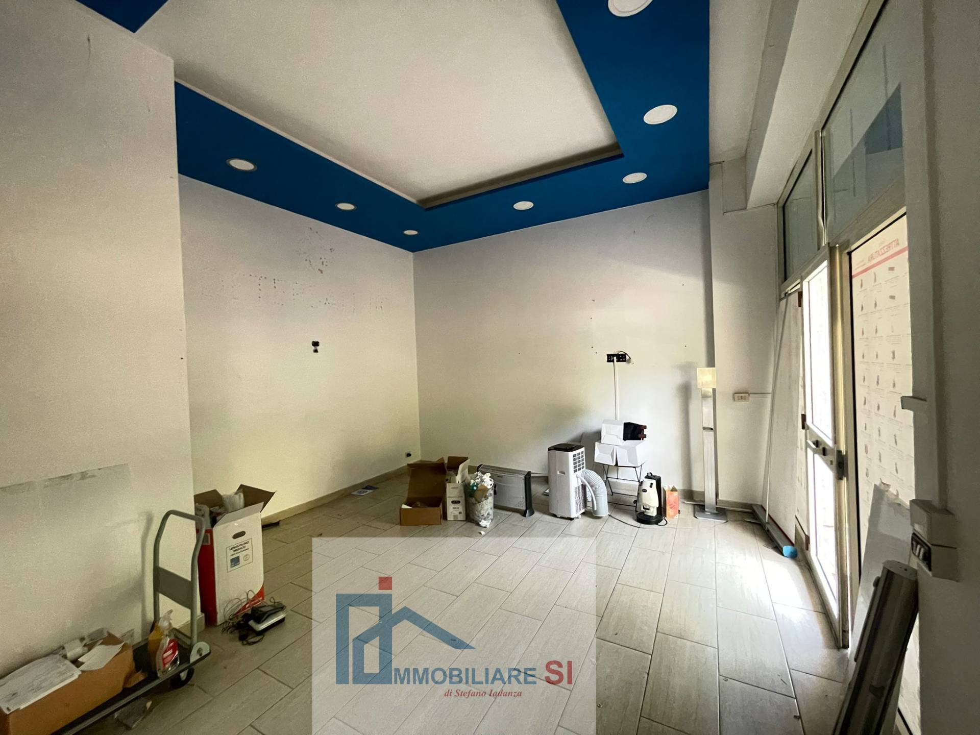 NEGOZIO in affitto a Benevento, Centro