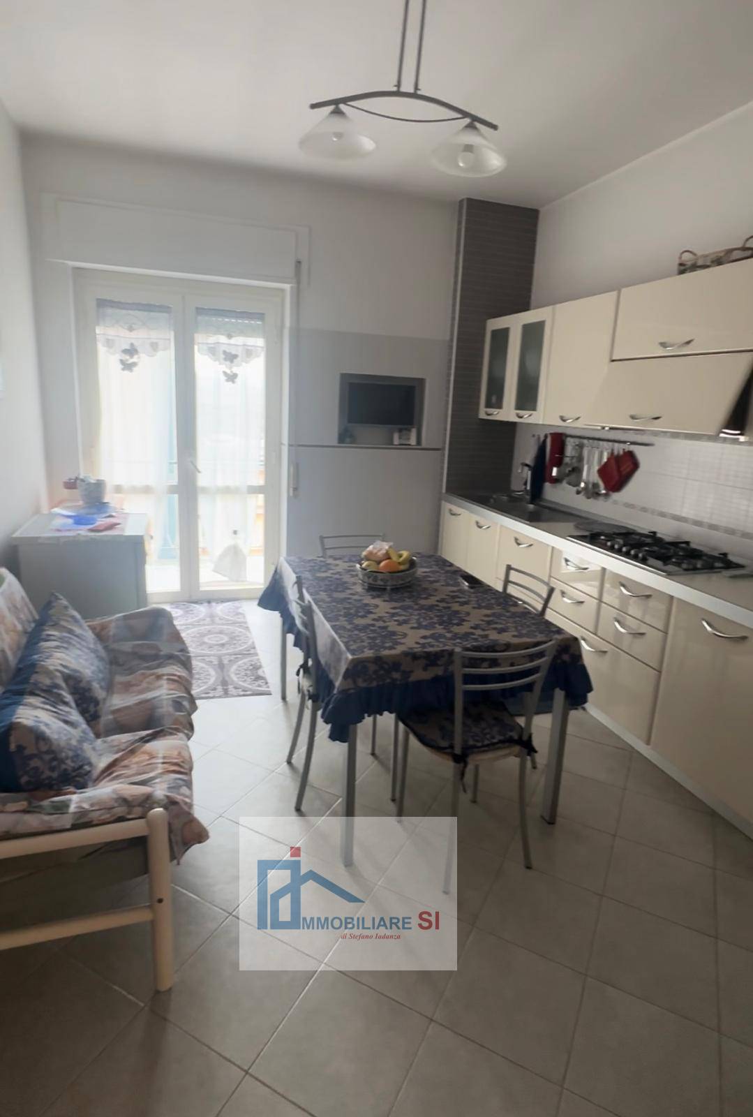 + DI 4 LOCALI in vendita a Benevento, Mellusi