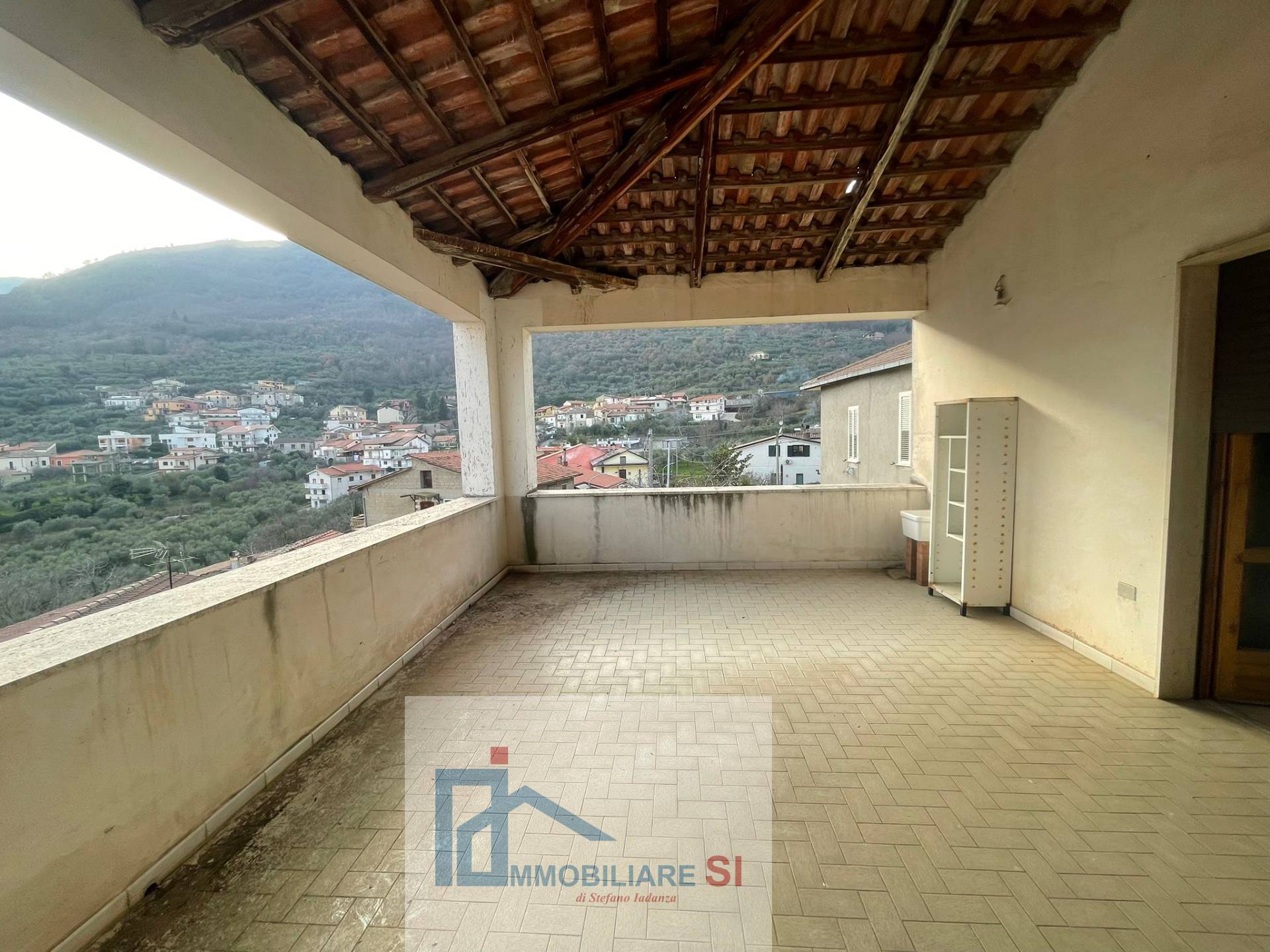 SEMINDIPENDENTE in vendita a Vitulano