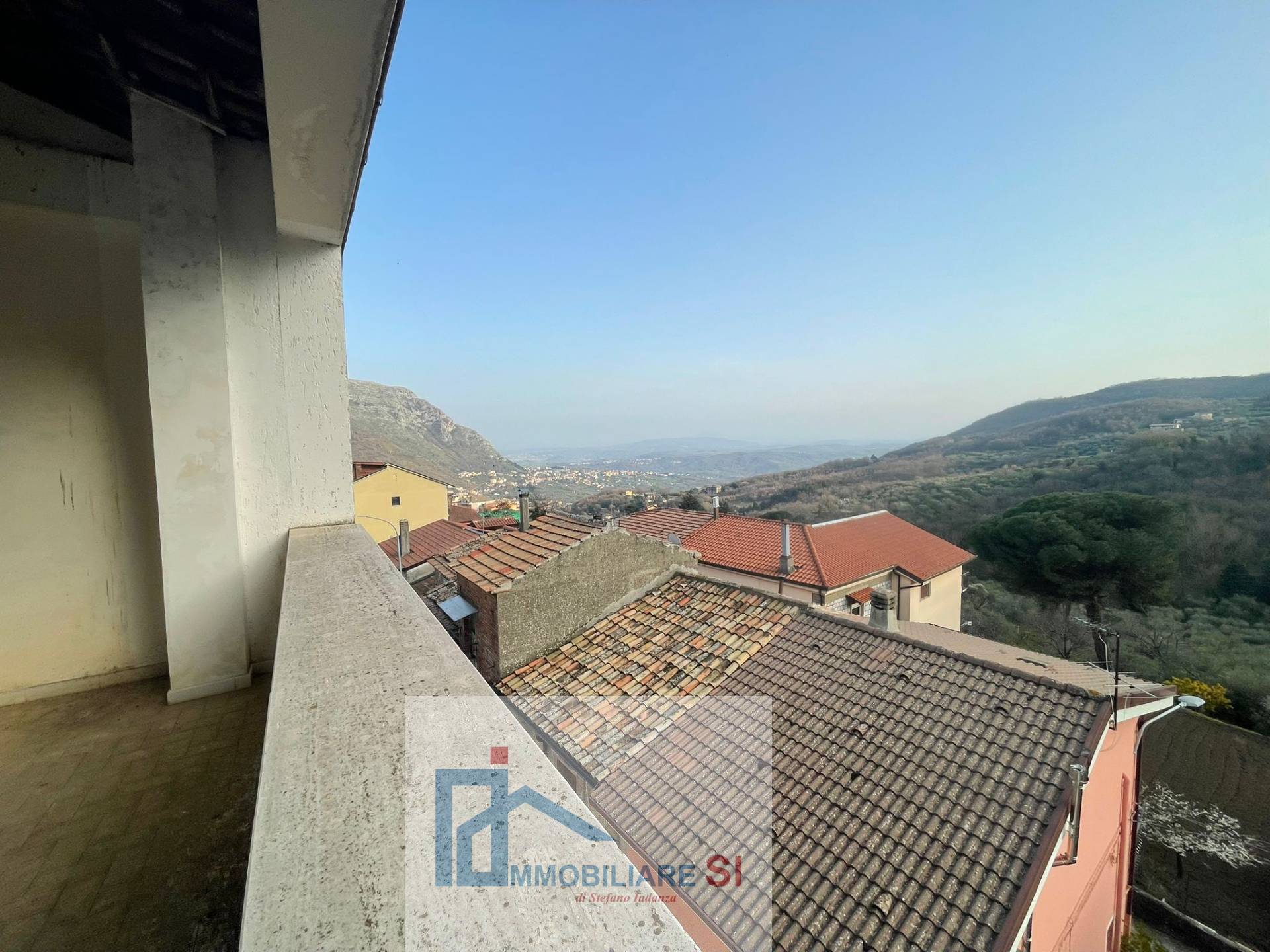 SEMINDIPENDENTE in vendita a Vitulano