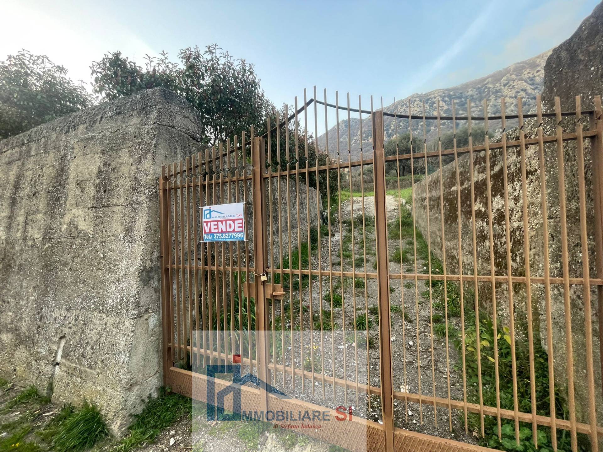 SEMINDIPENDENTE in vendita a Vitulano