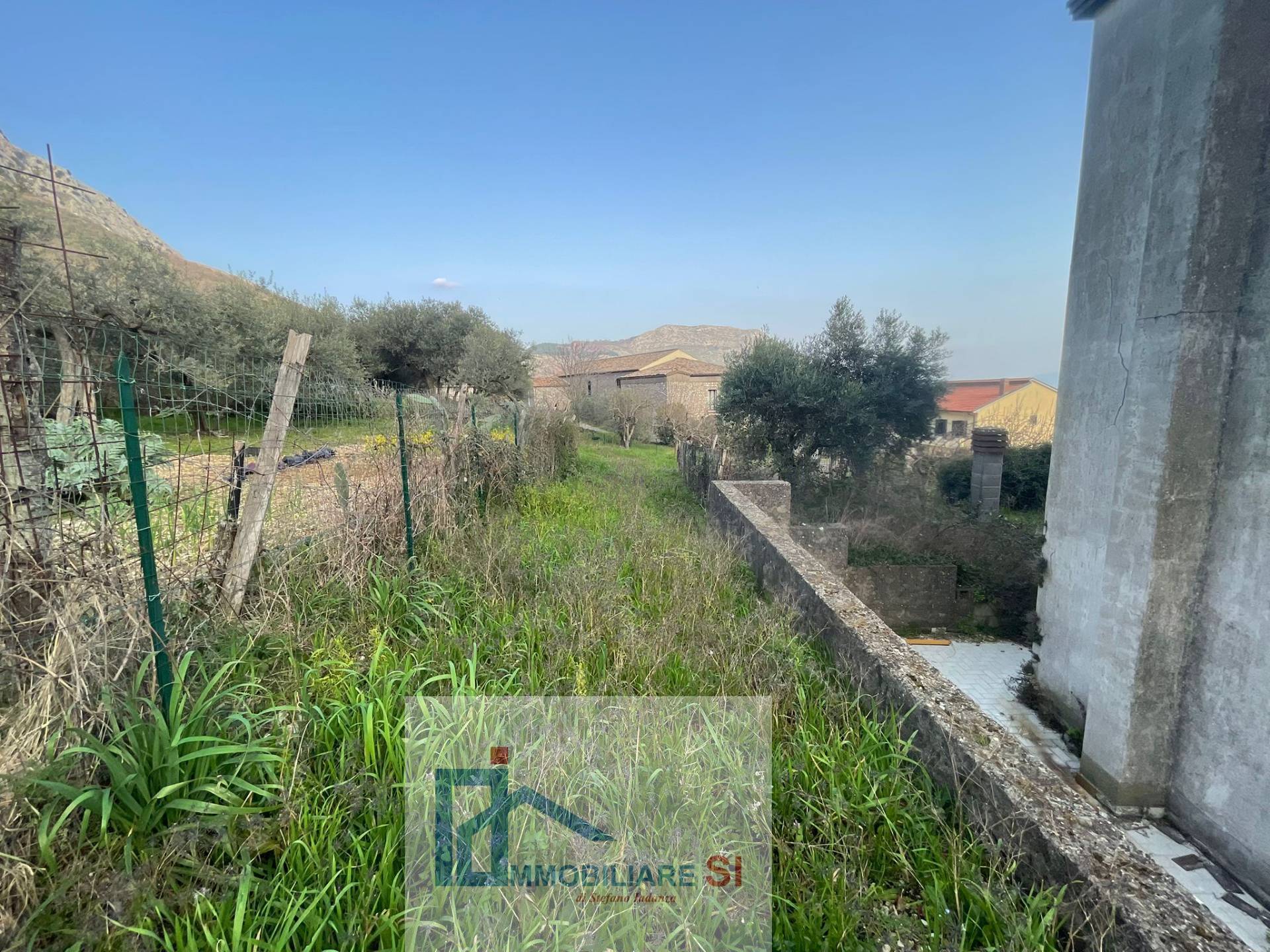 SEMINDIPENDENTE in vendita a Vitulano