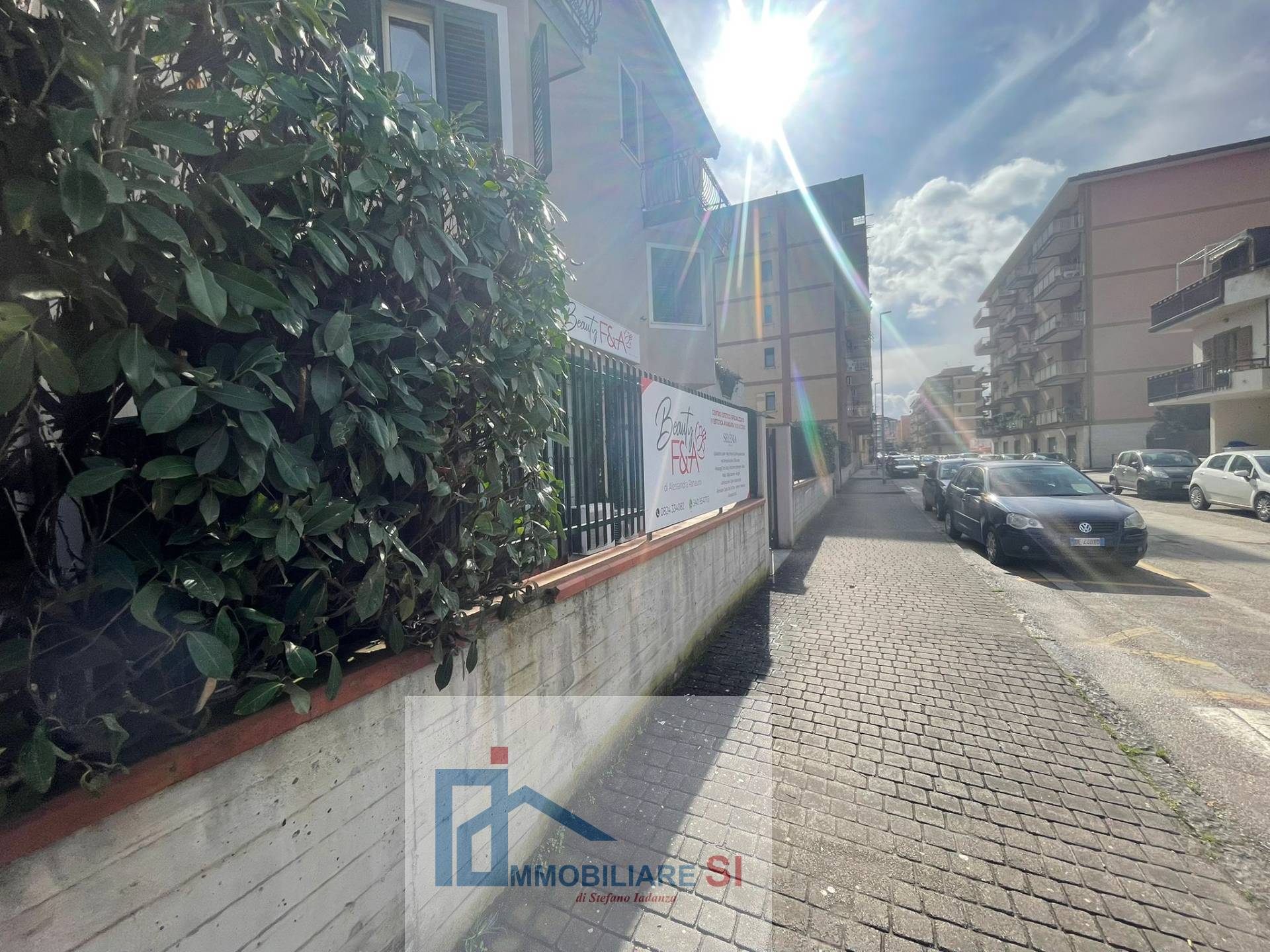 Locale commerciale in affitto a Benevento, Mellusi