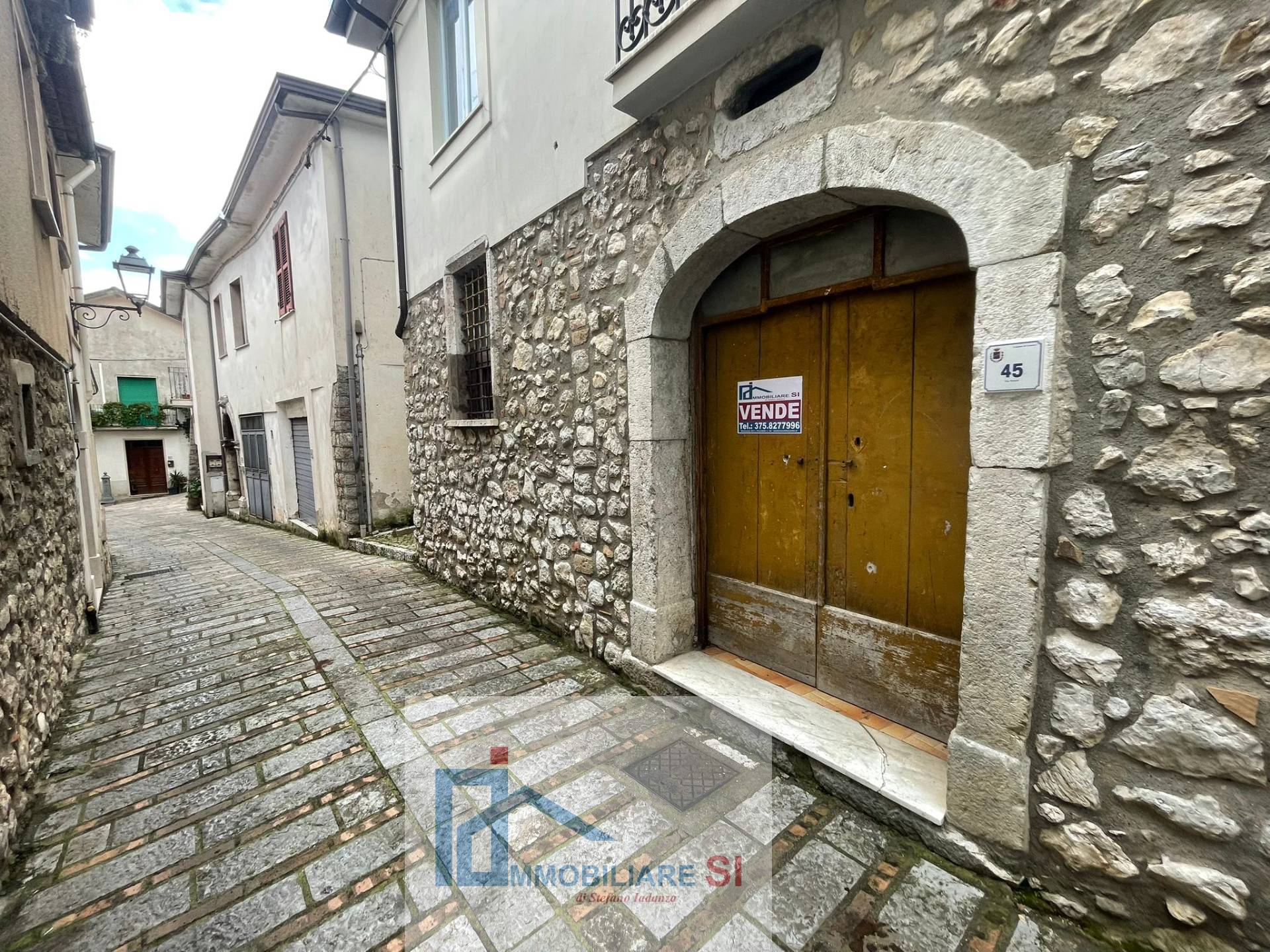 SEMINDIPENDENTE in vendita a Cautano