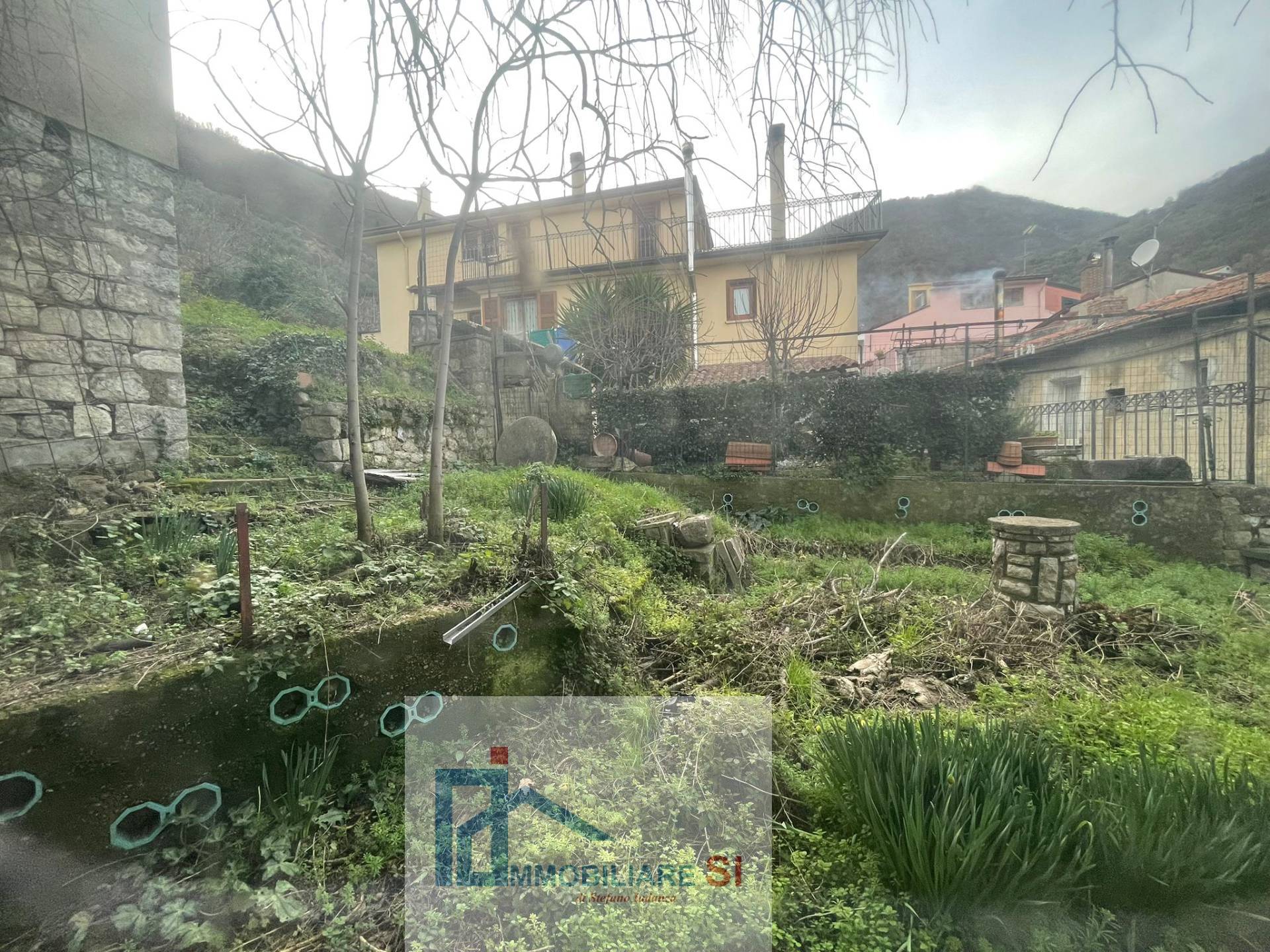 SEMINDIPENDENTE in vendita a Cautano