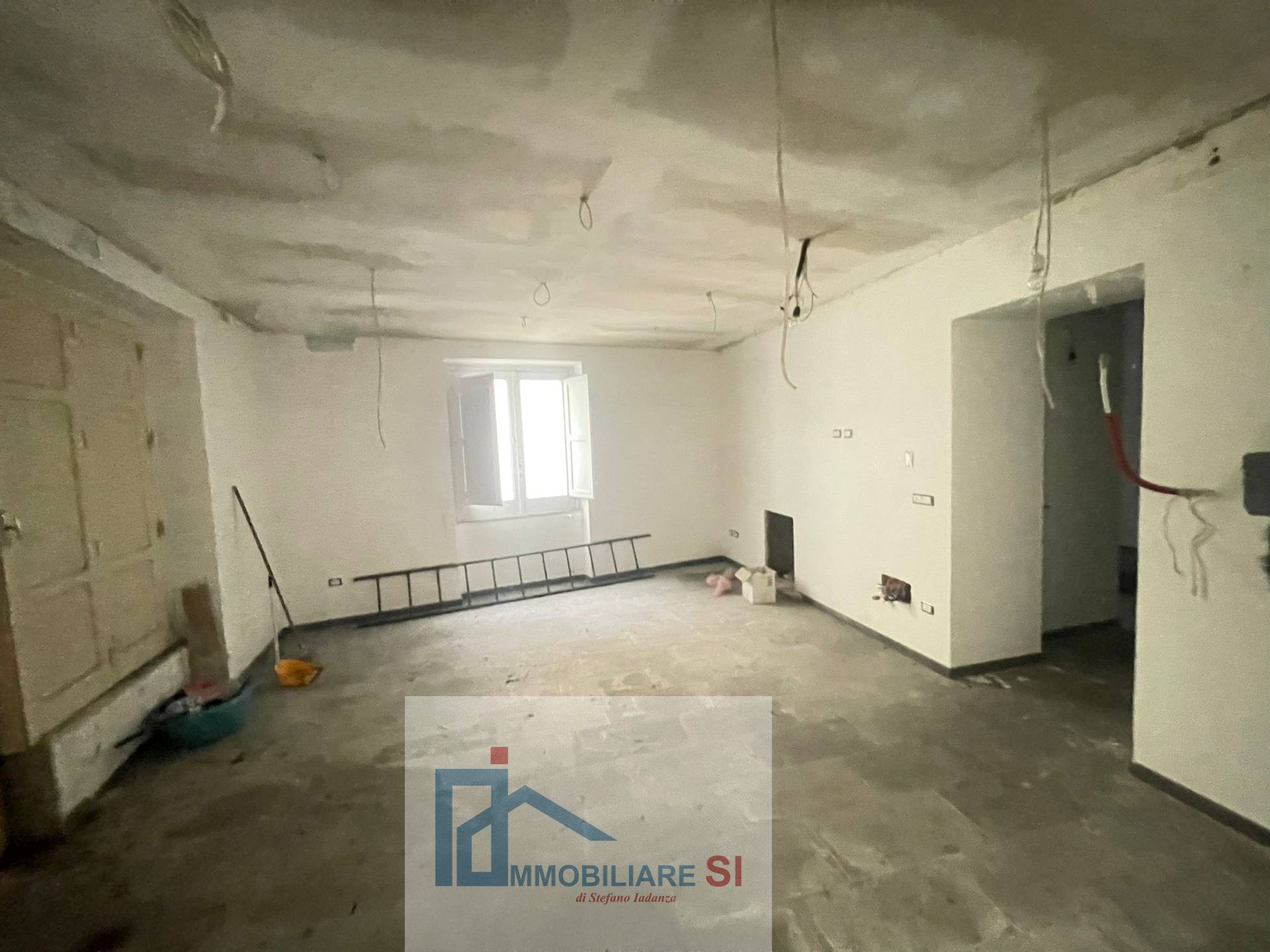 SEMINDIPENDENTE in vendita a Cautano