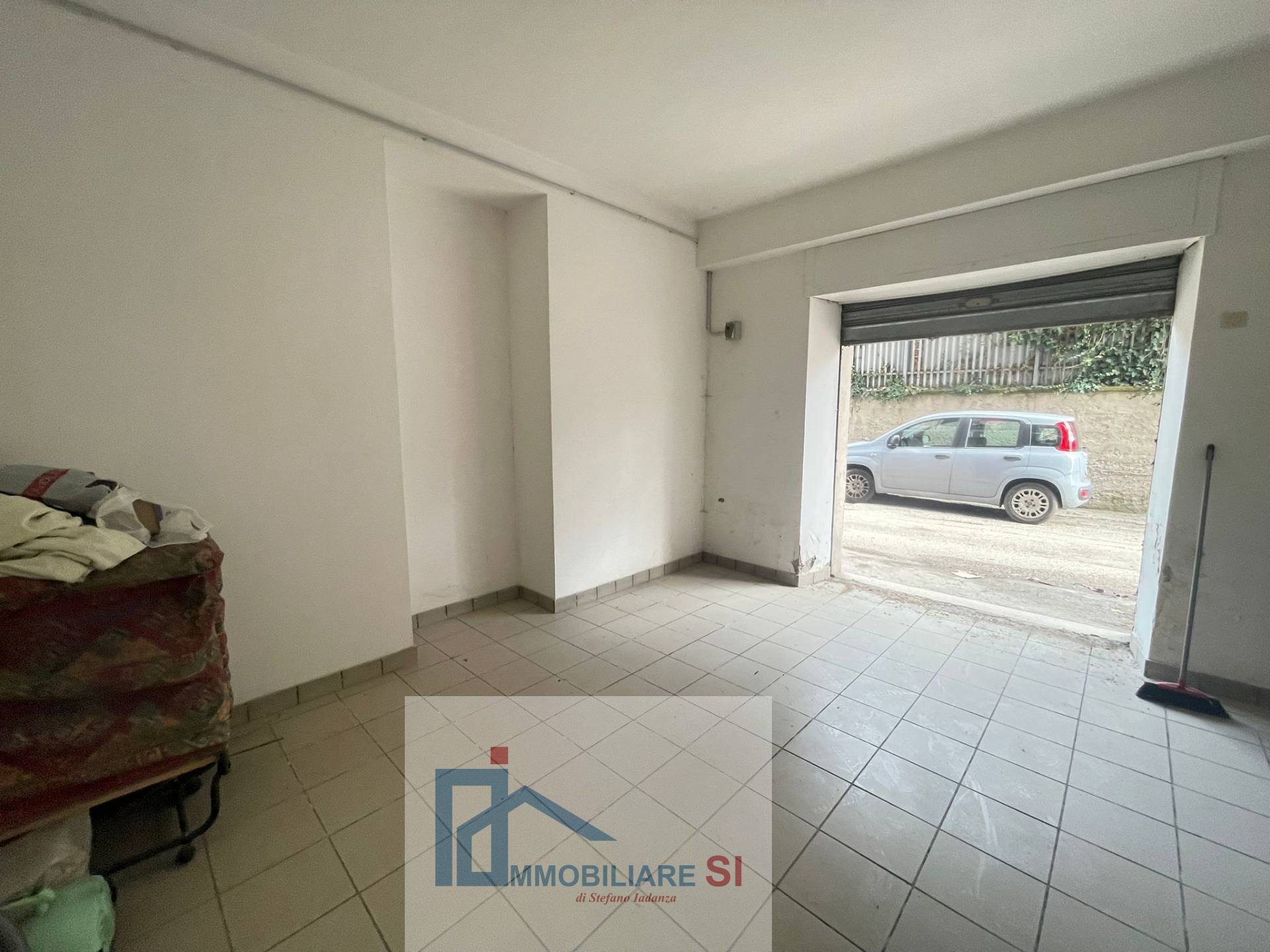 Box o garage in vendita a Benevento, Centro Storico