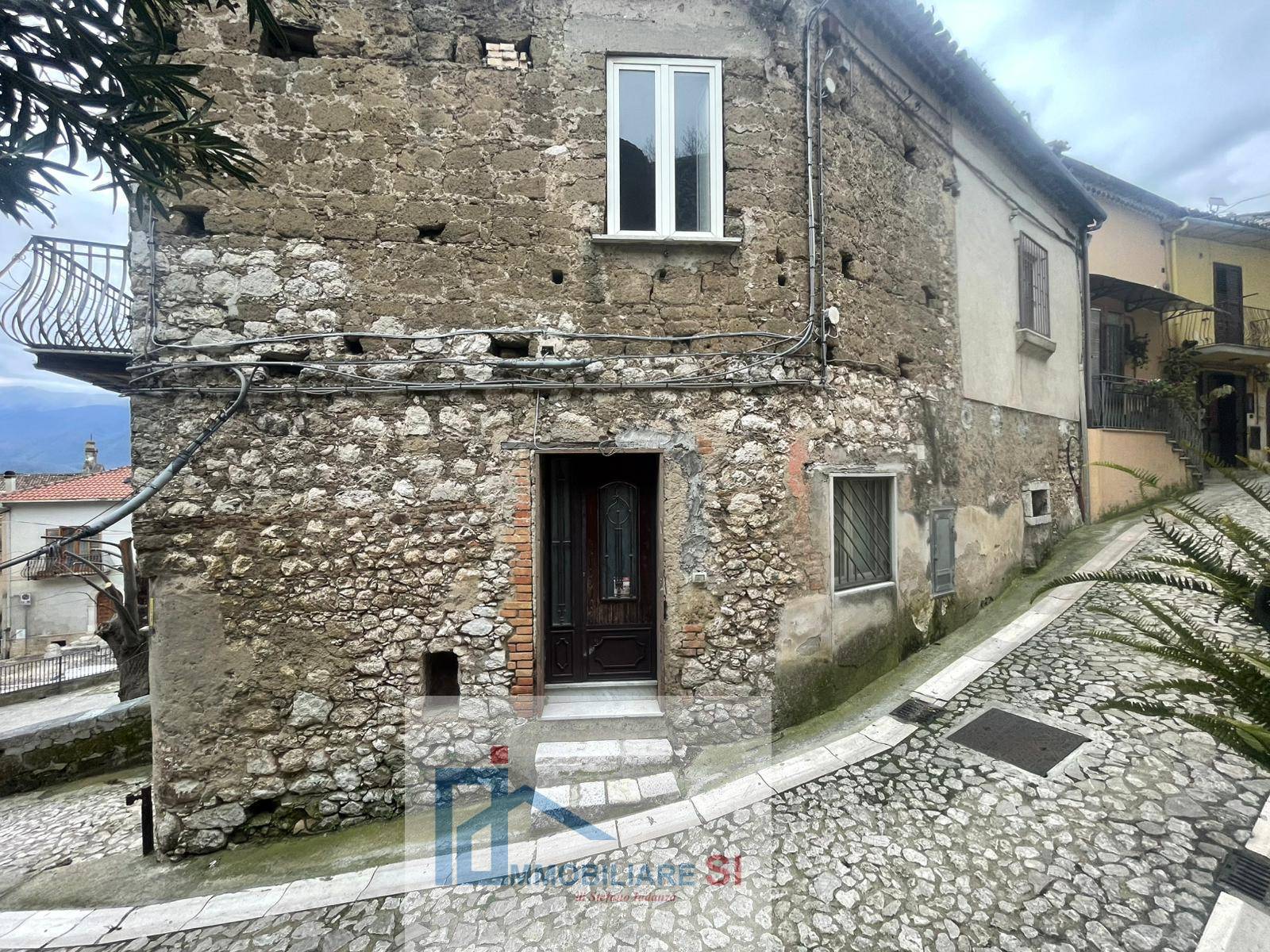 SEMINDIPENDENTE in vendita a Montesarchio