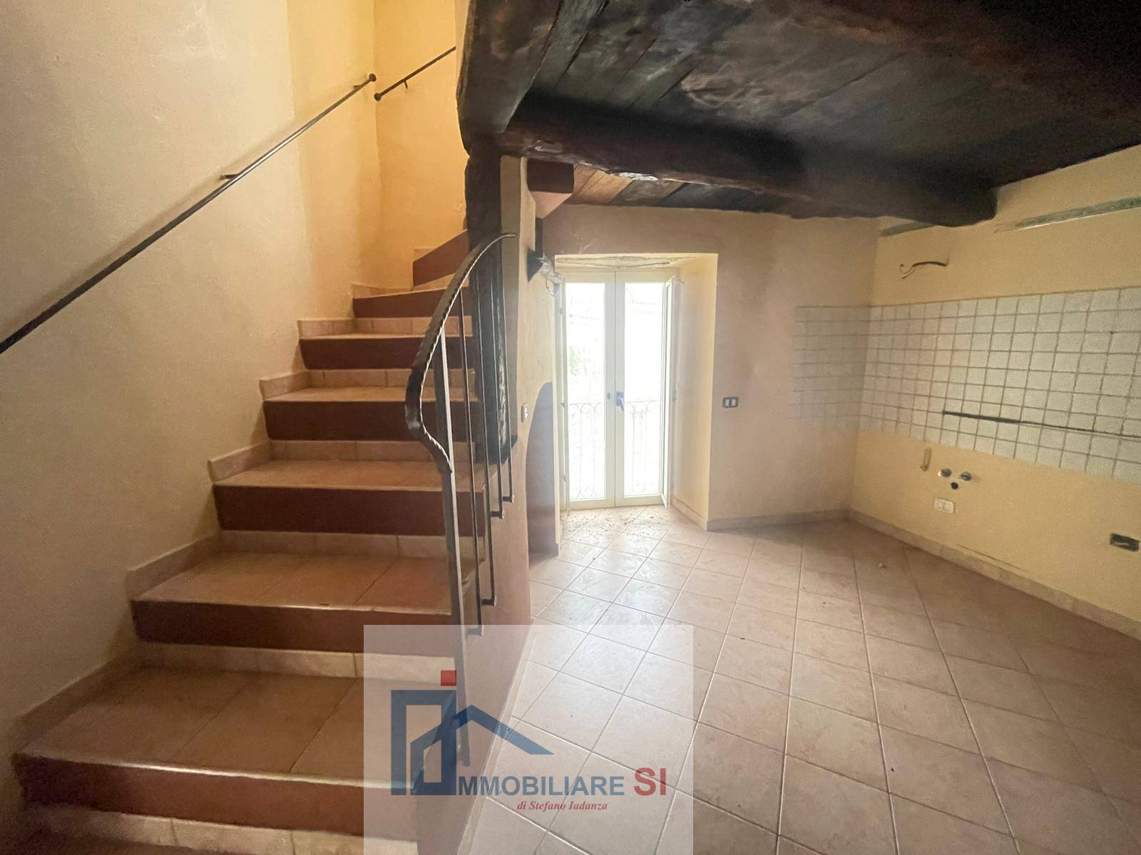 SEMINDIPENDENTE in vendita a Montesarchio