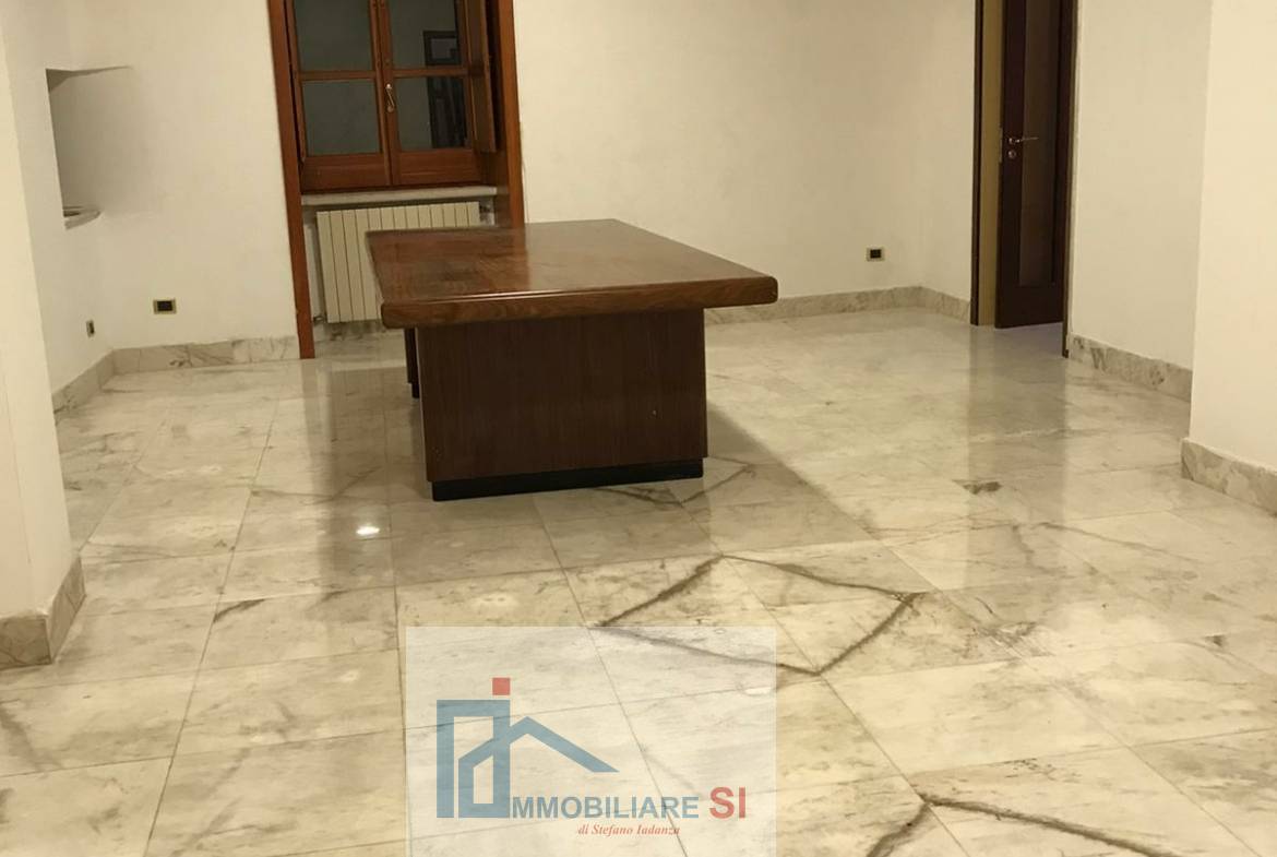 Intero Fabbricato in vendita a Benevento, Centro Storico