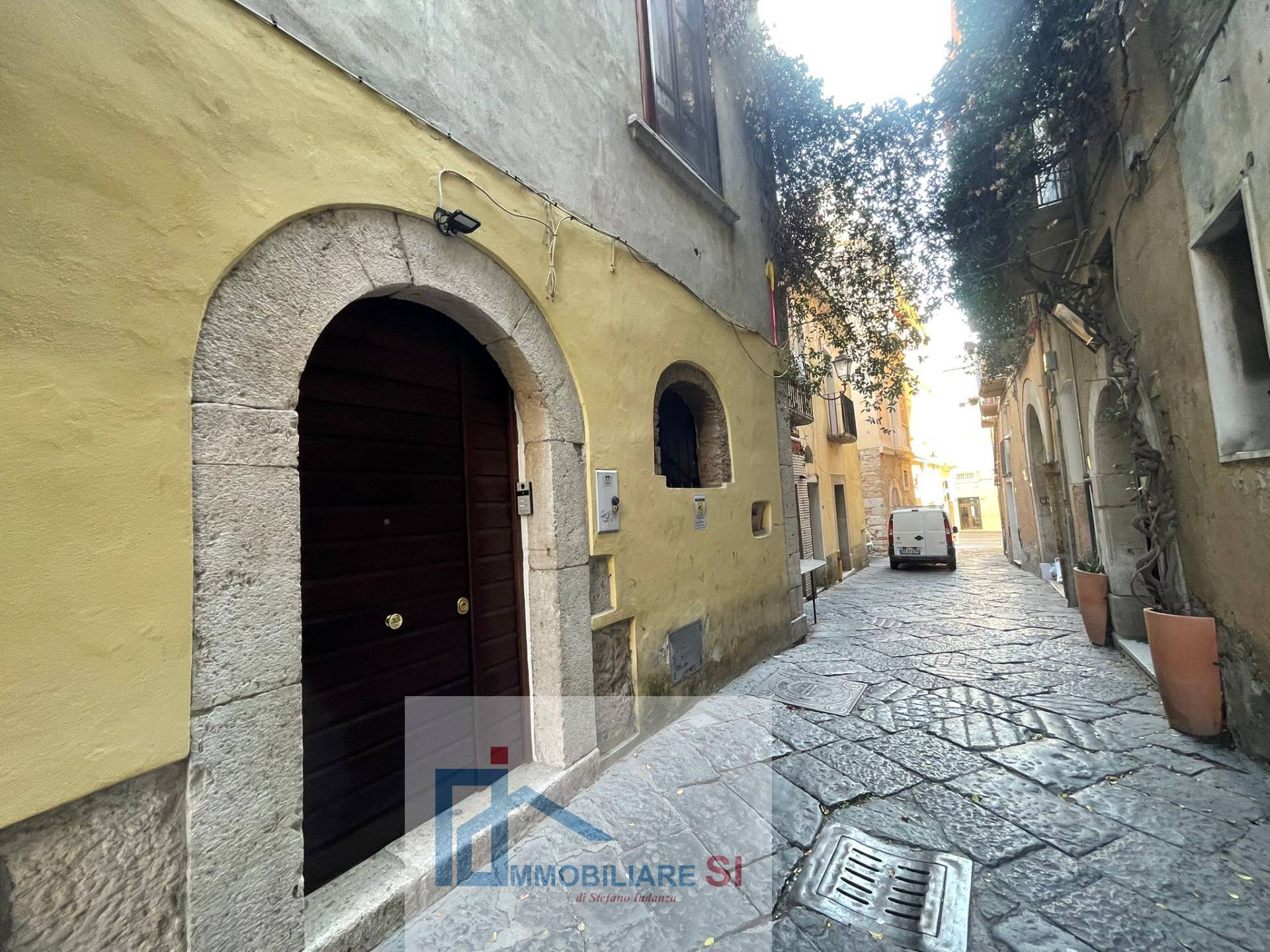 Intero Fabbricato in vendita a Benevento, Centro Storico