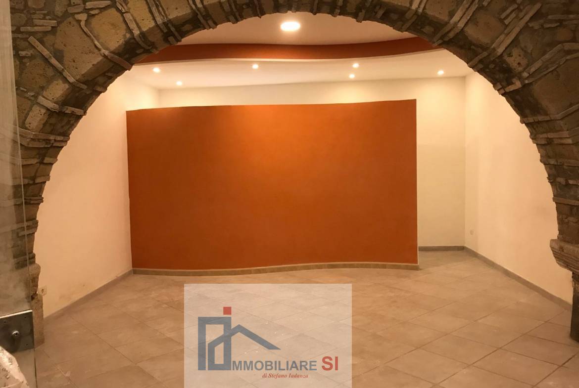 Intero Fabbricato in vendita a Benevento, Centro Storico