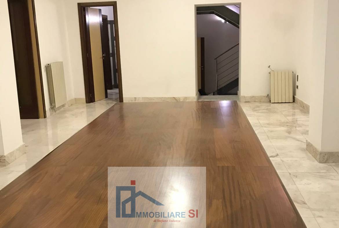Intero Fabbricato in vendita a Benevento, Centro Storico