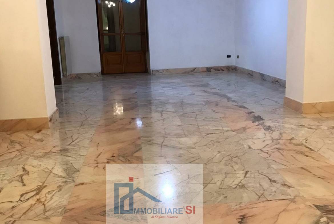 Intero Fabbricato in vendita a Benevento, Centro Storico