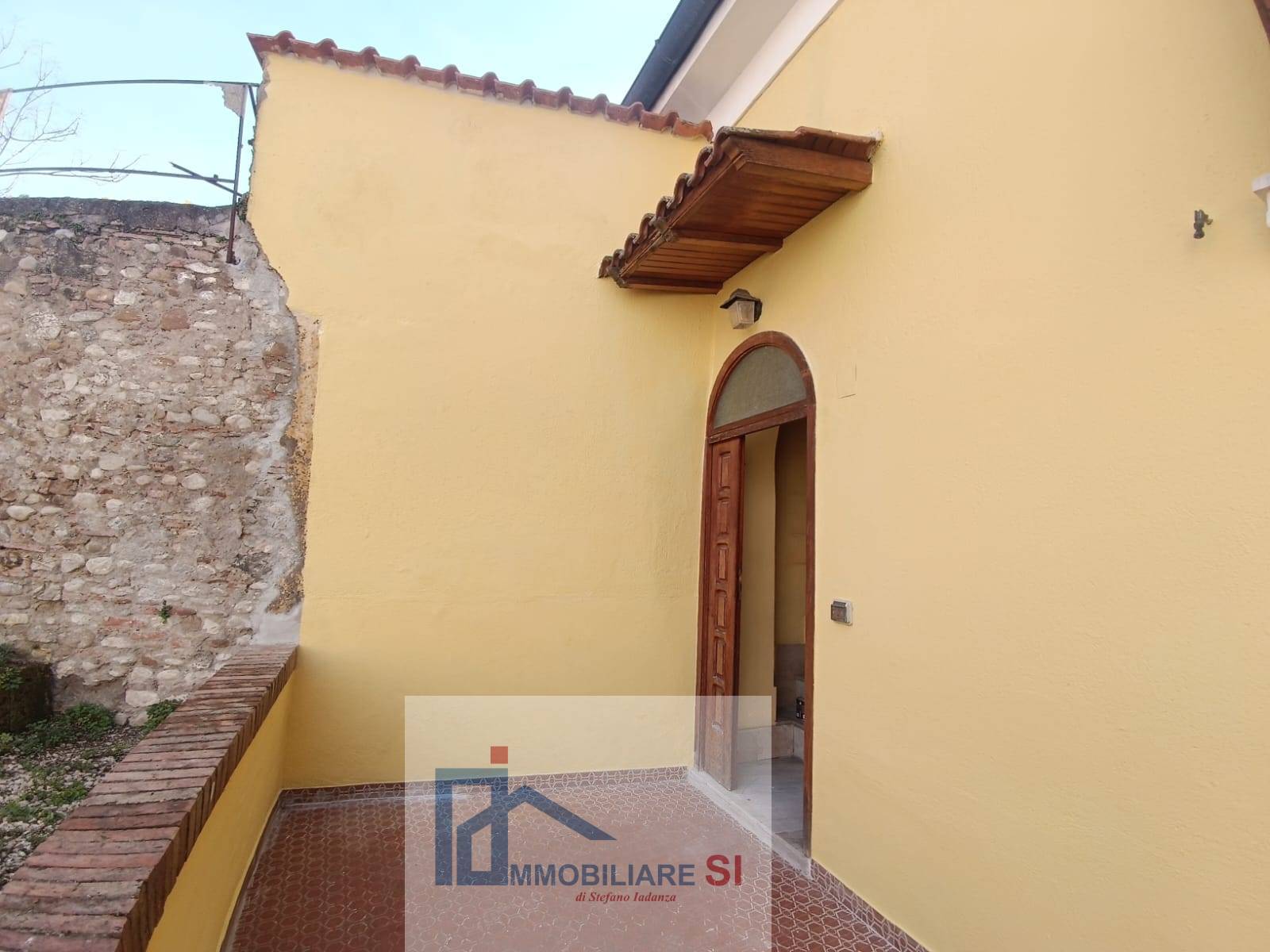 SEMINDIPENDENTE in vendita a Benevento, Centro Storico