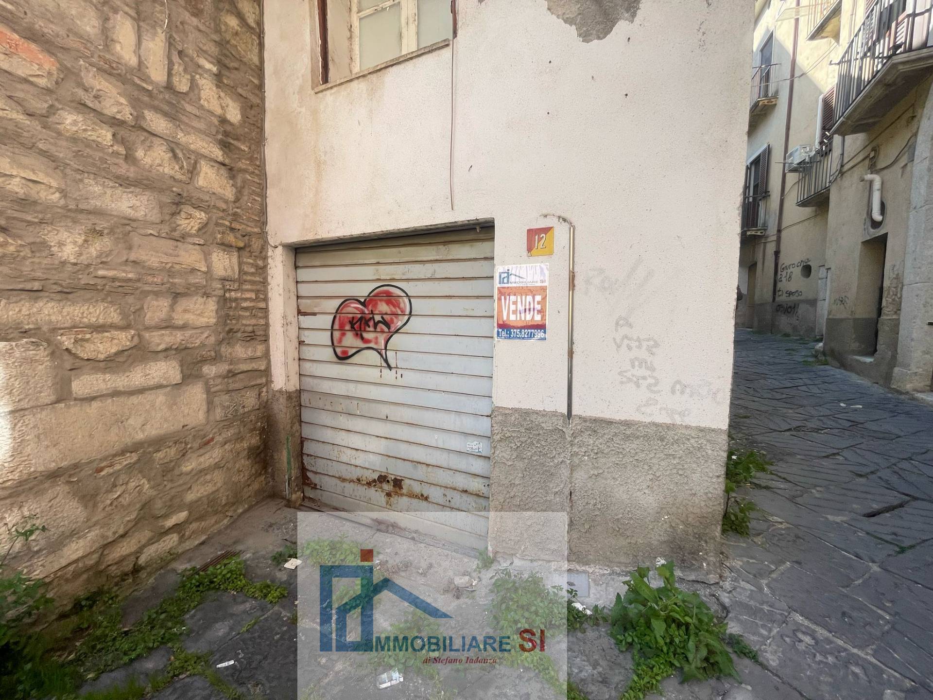Box o garage in vendita a Benevento, Centro Storico