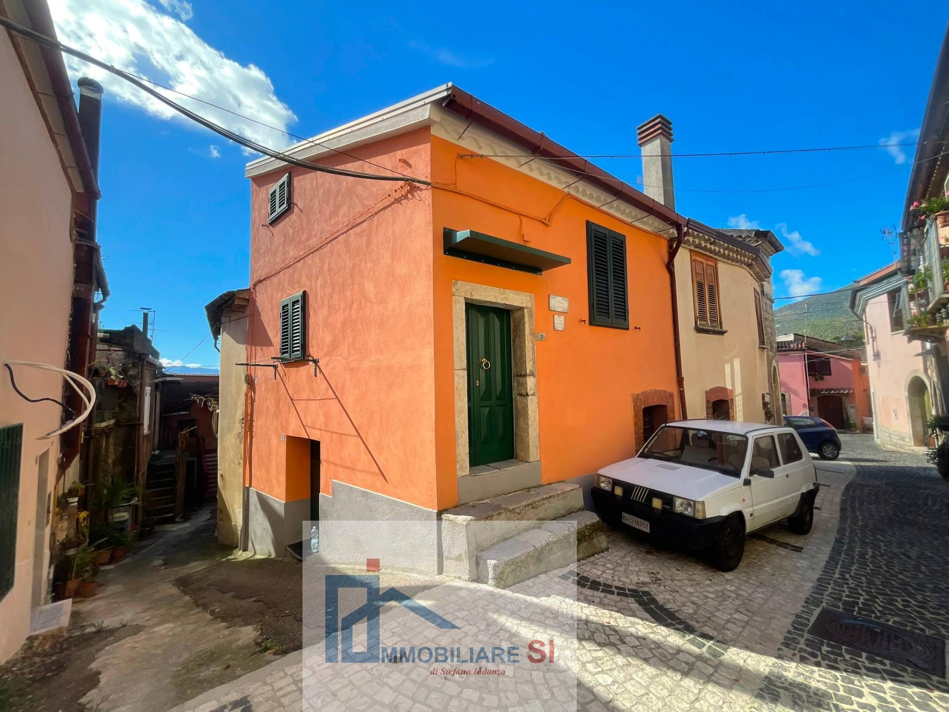 SEMINDIPENDENTE in vendita a Foglianise, Palazzo