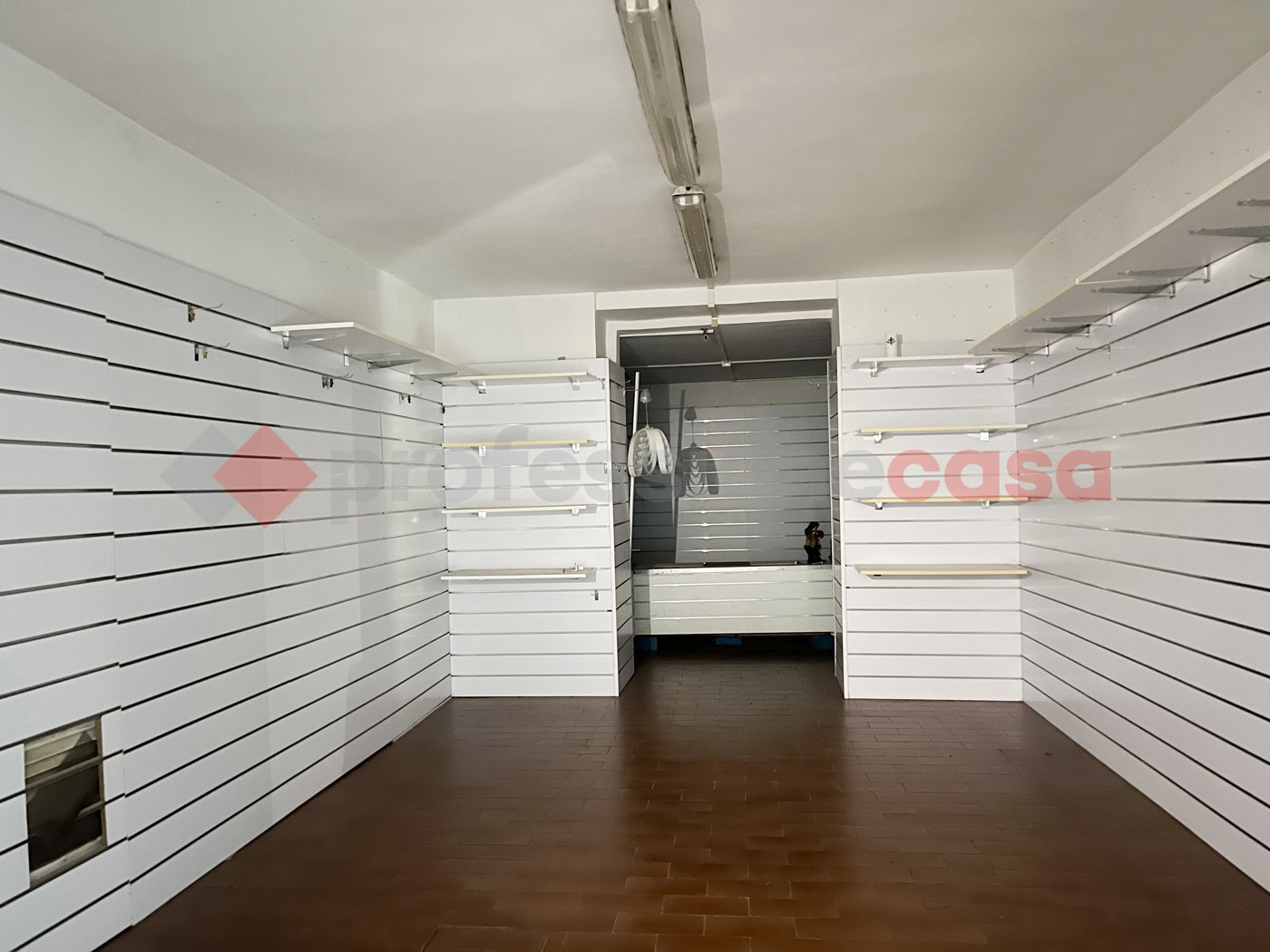 Negozio in affitto a Fiuggi